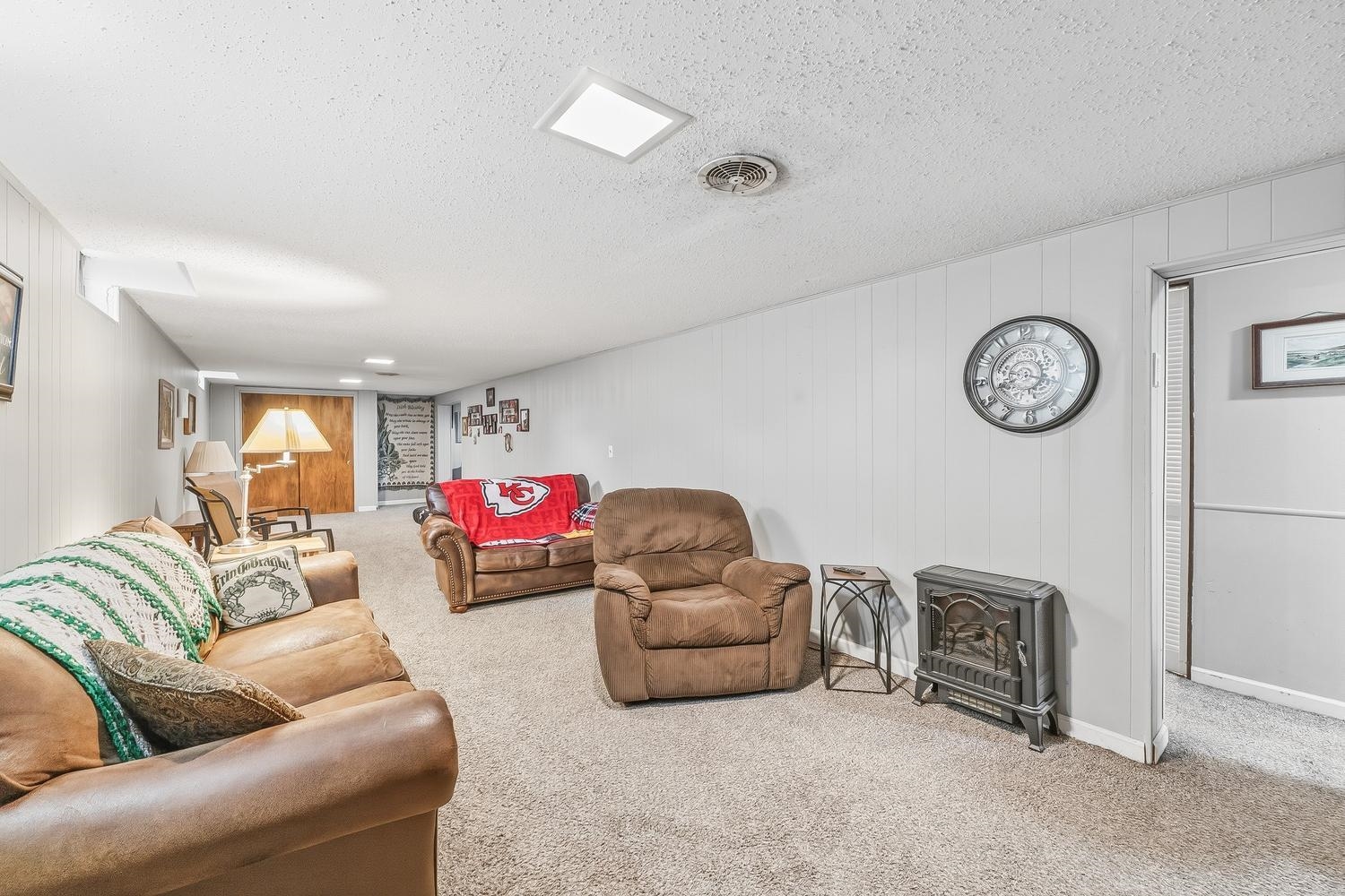 711 N Valleyview Street Wichita KS 67212