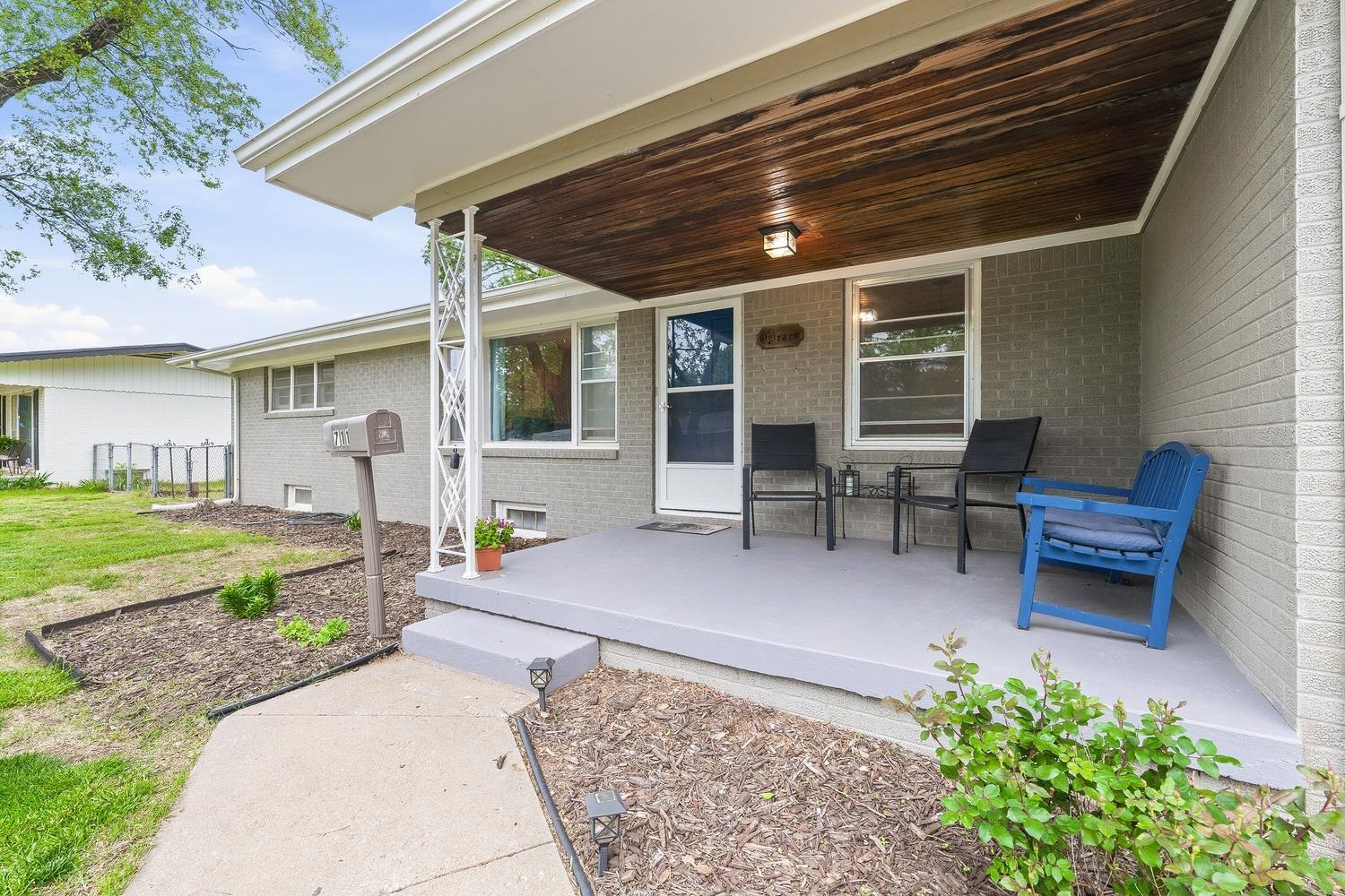 711 N Valleyview Street Wichita KS 67212