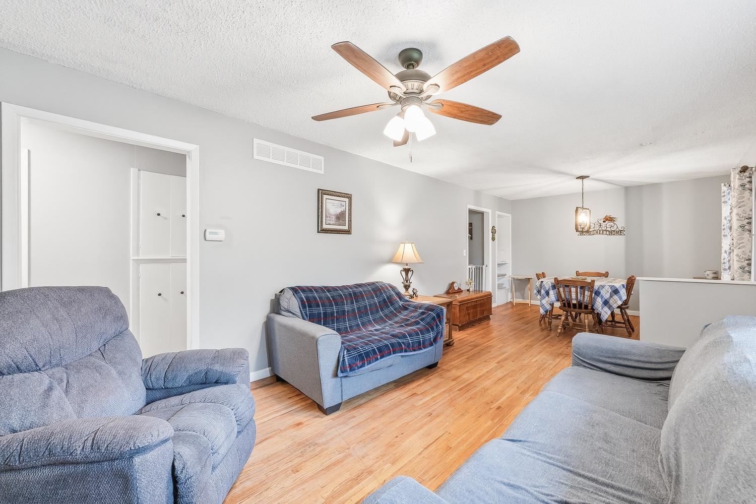 711 N Valleyview Street Wichita KS 67212