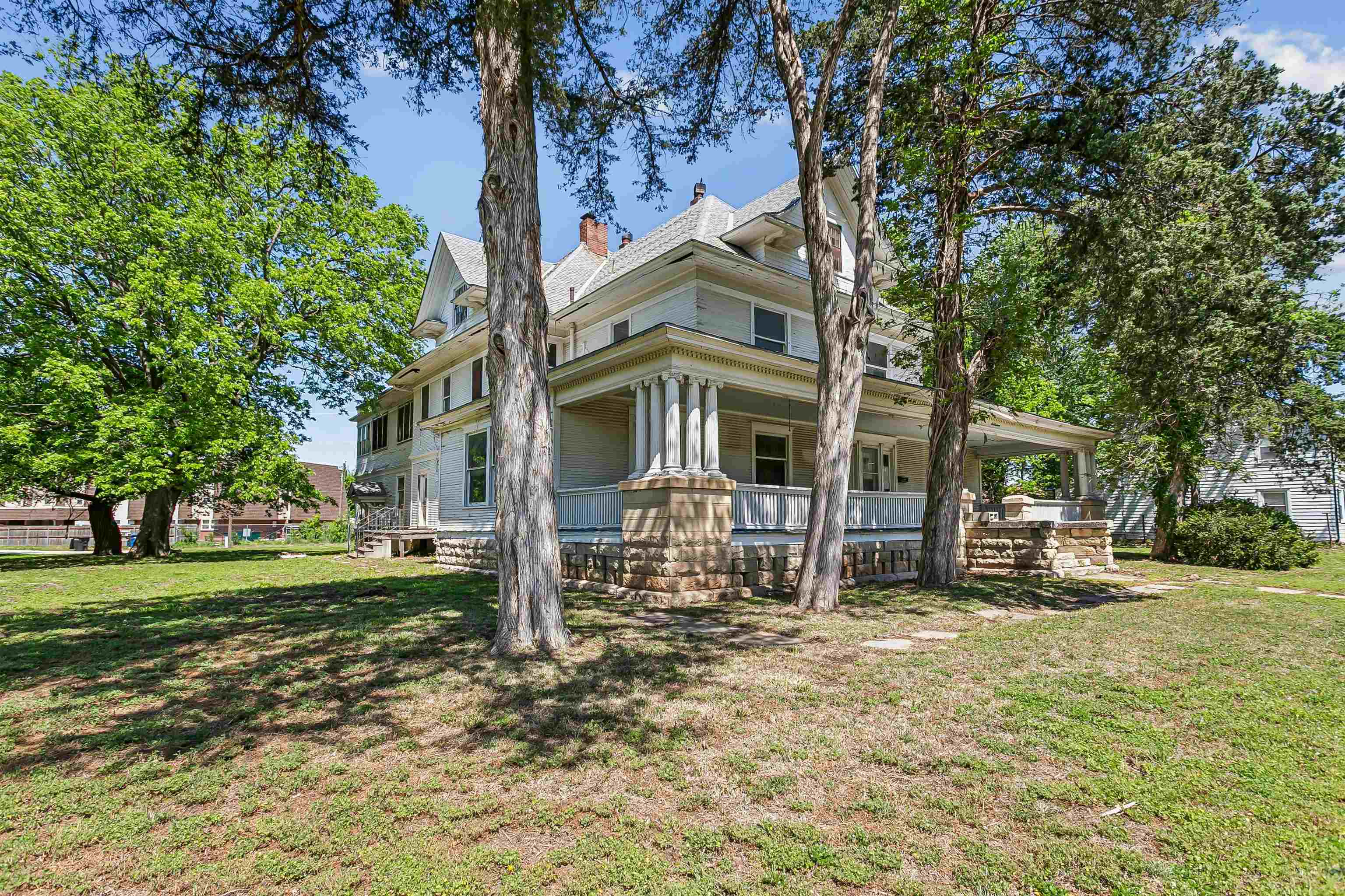 619 N Santa Fe Augusta KS 67010-0000