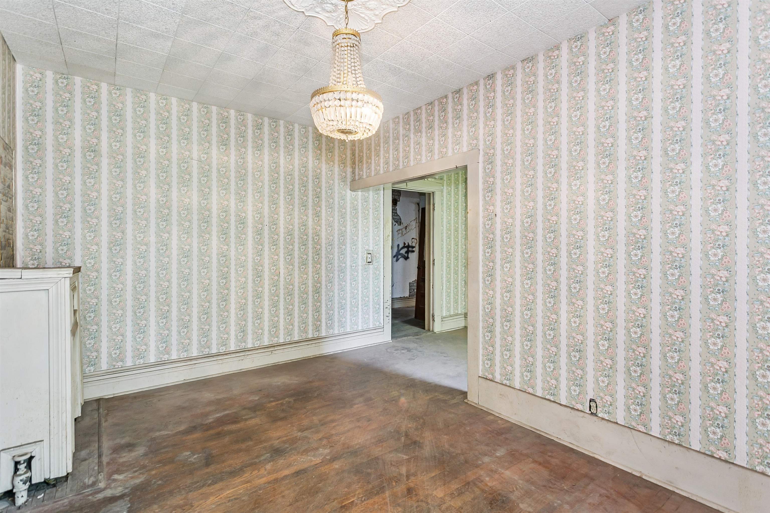 619 N Santa Fe Augusta KS 67010-0000