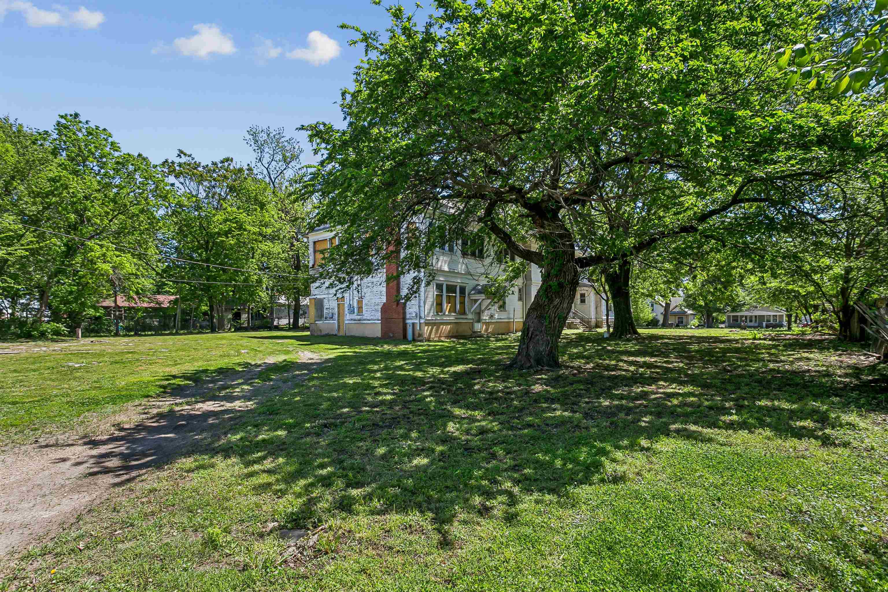 619 N Santa Fe Augusta KS 67010-0000
