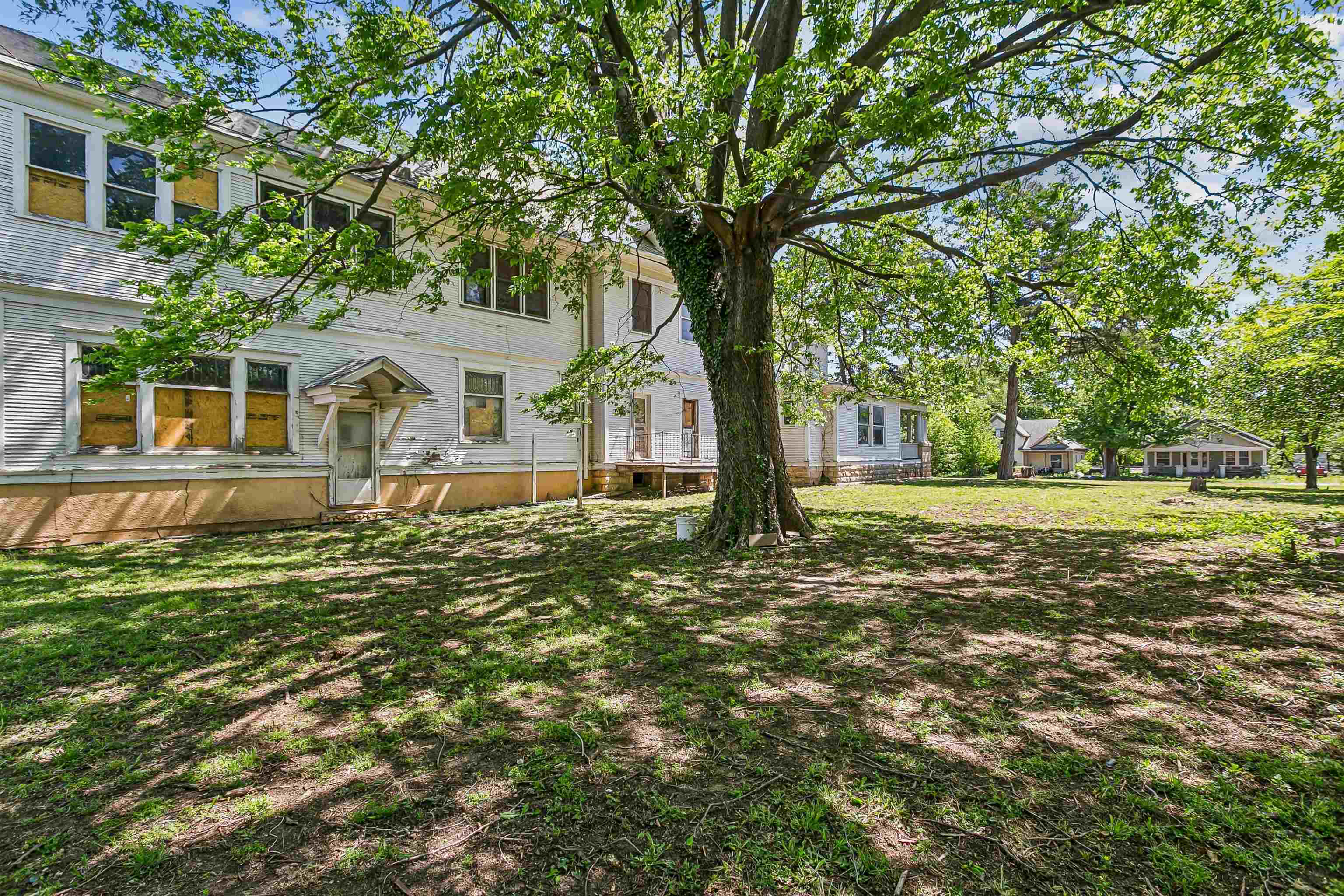 619 N Santa Fe Augusta KS 67010-0000