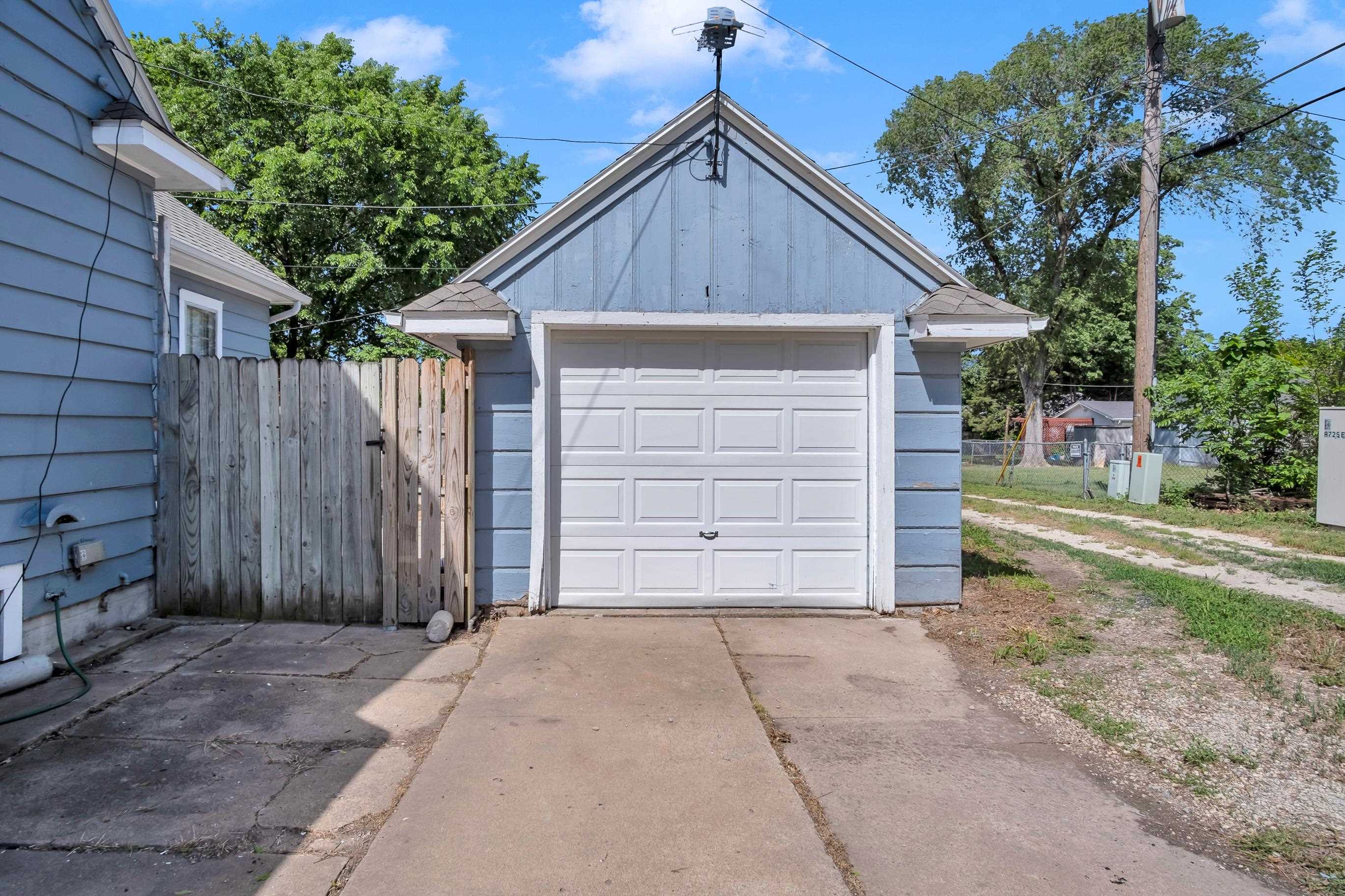 811 N Duncan Street Newton KS 67114