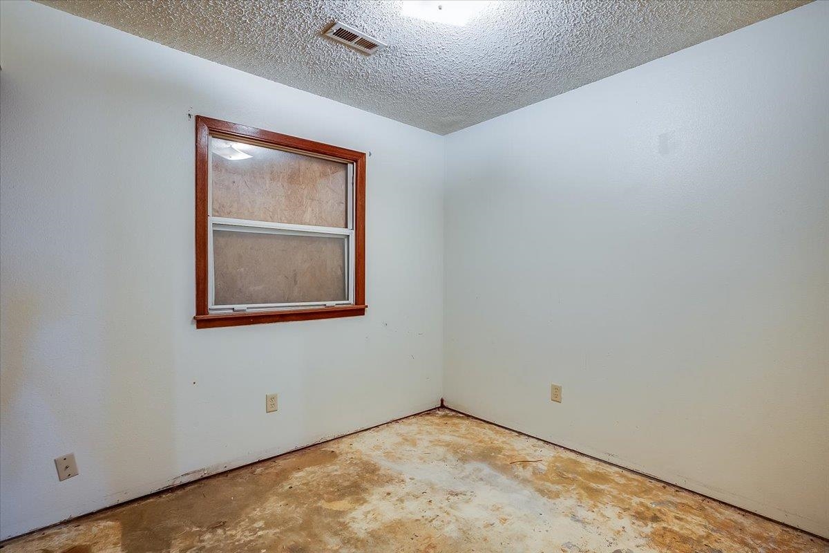 828 N Poplar Wichita KS 67214