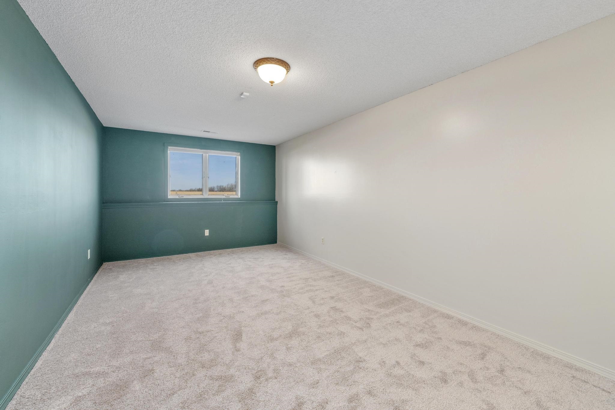 757 S Meridian Road Wellington KS 67152