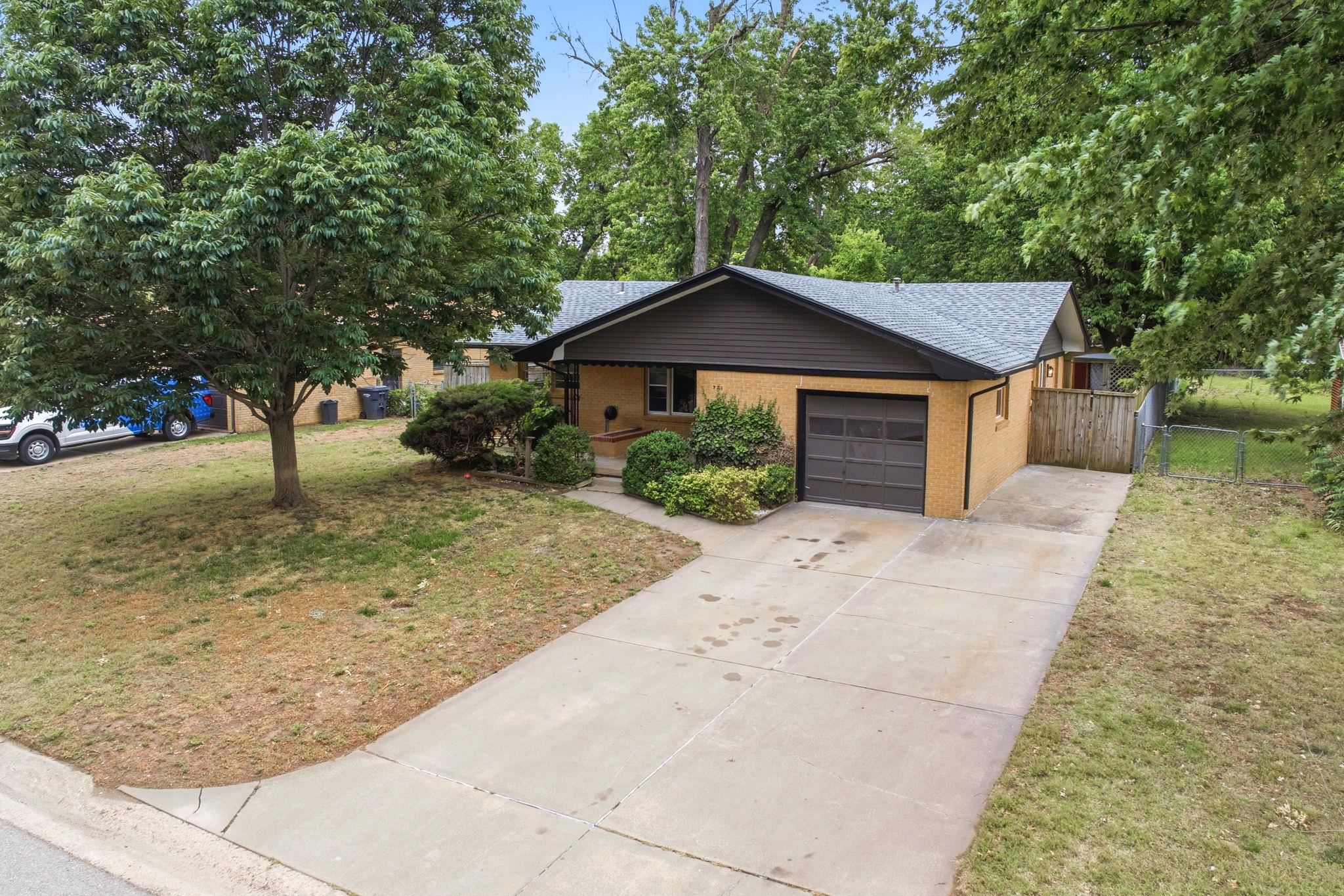 721 W Anita Drive Haysville KS 67060
