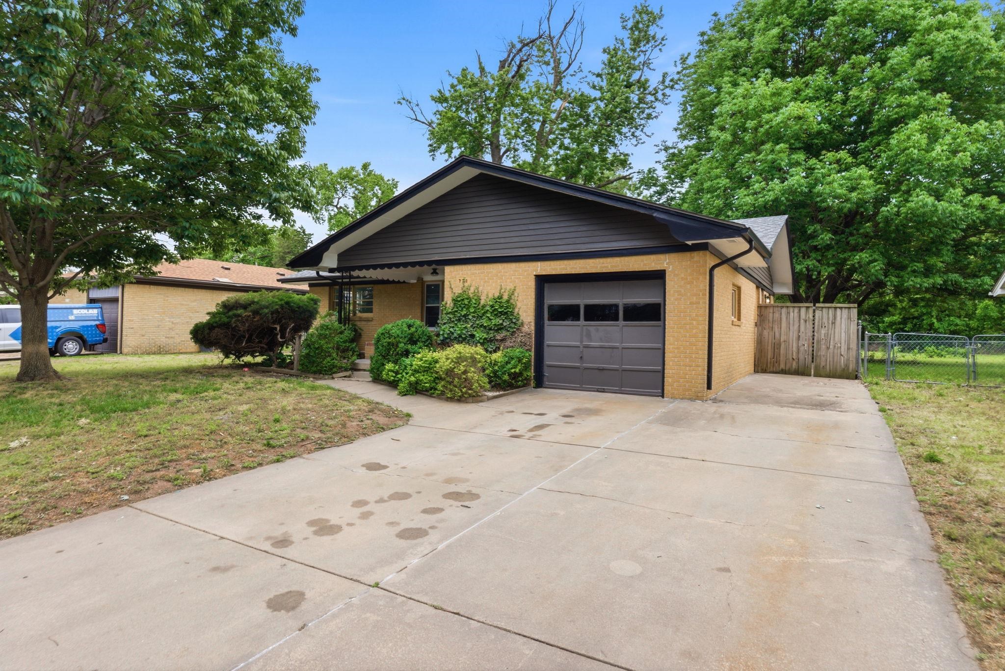 721 W Anita Drive Haysville KS 67060