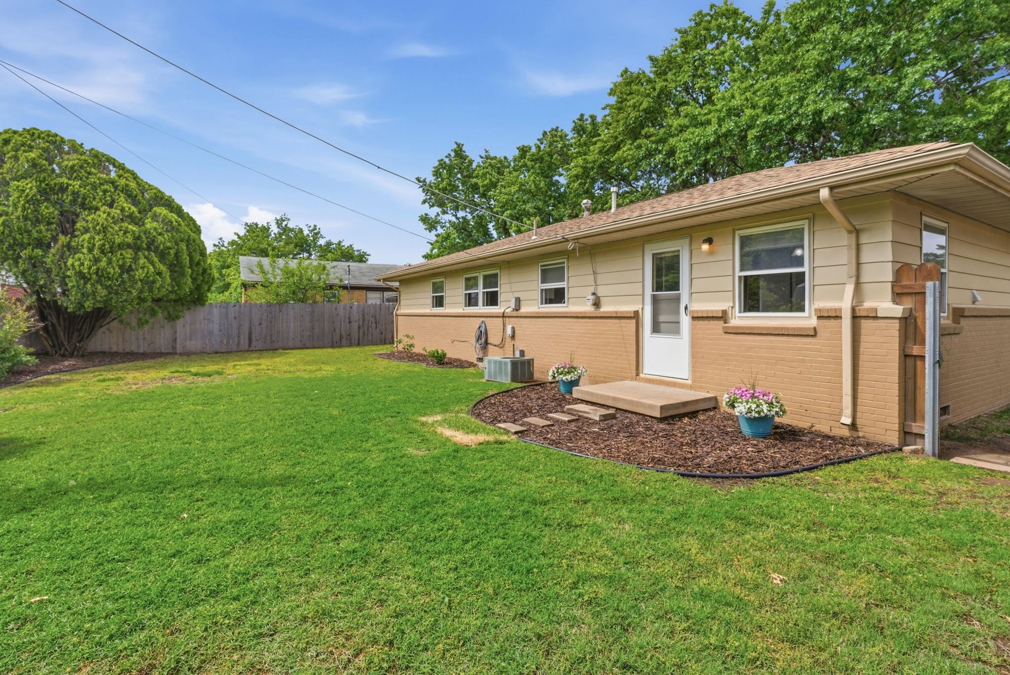 2106 N Woodrow Avenue Wichita KS 67203