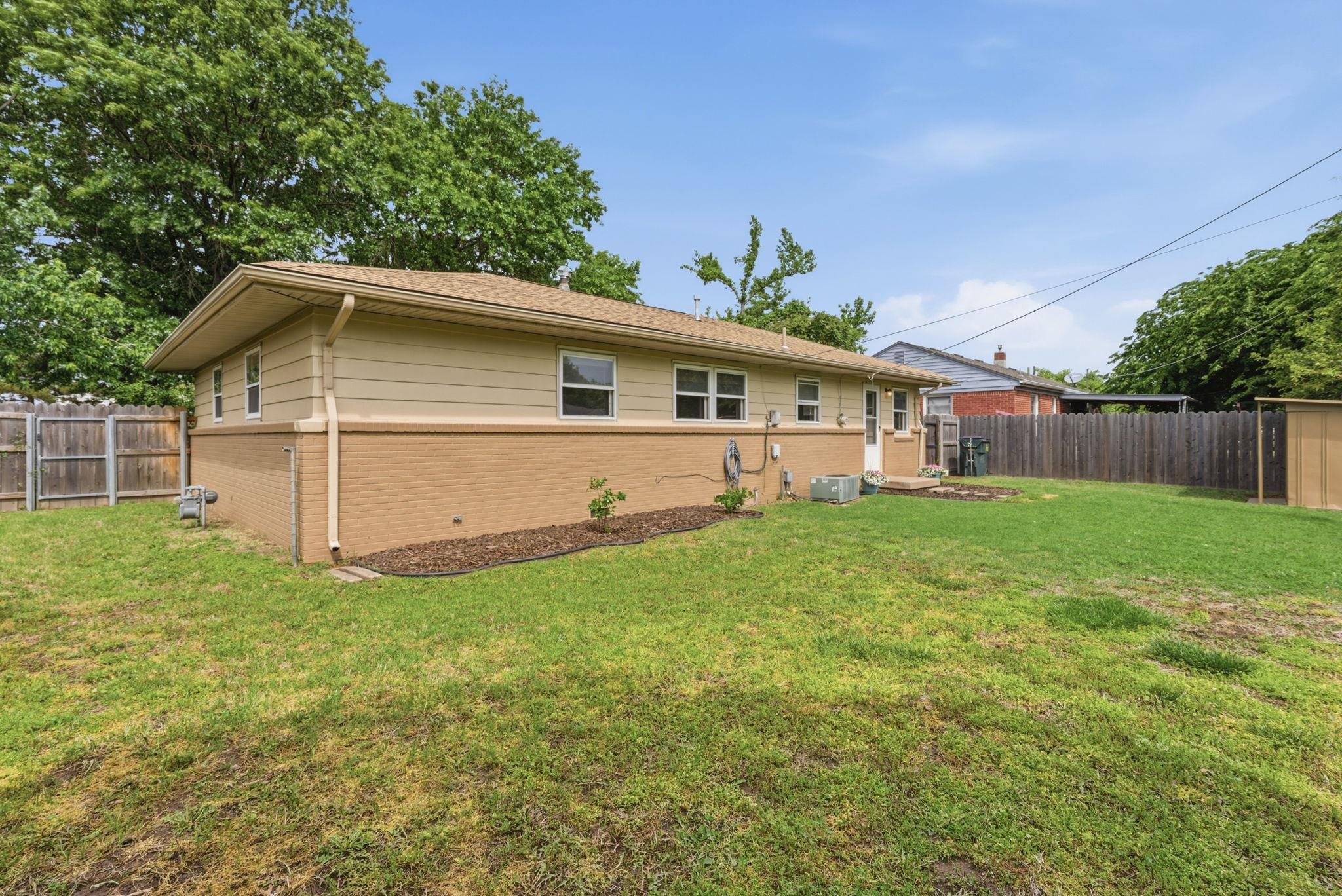 2106 N Woodrow Avenue Wichita KS 67203