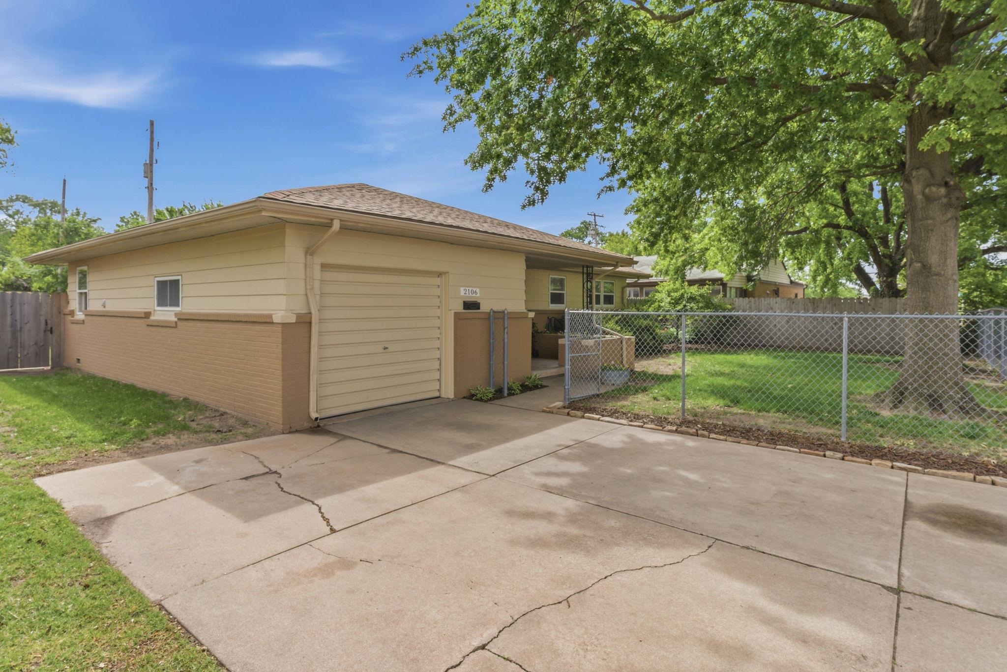 2106 N Woodrow Avenue Wichita KS 67203