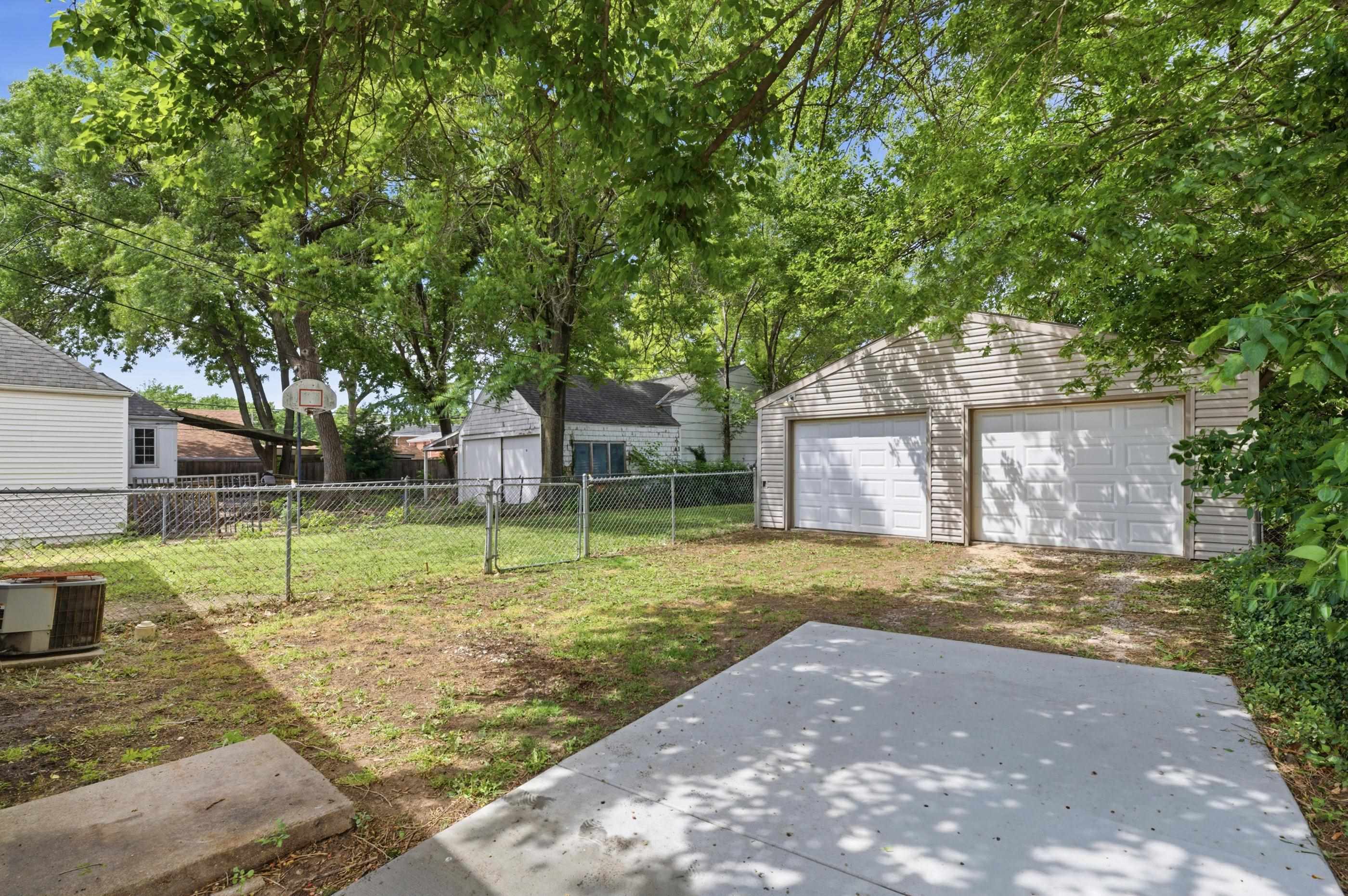 547 S Green Wichita KS 67211
