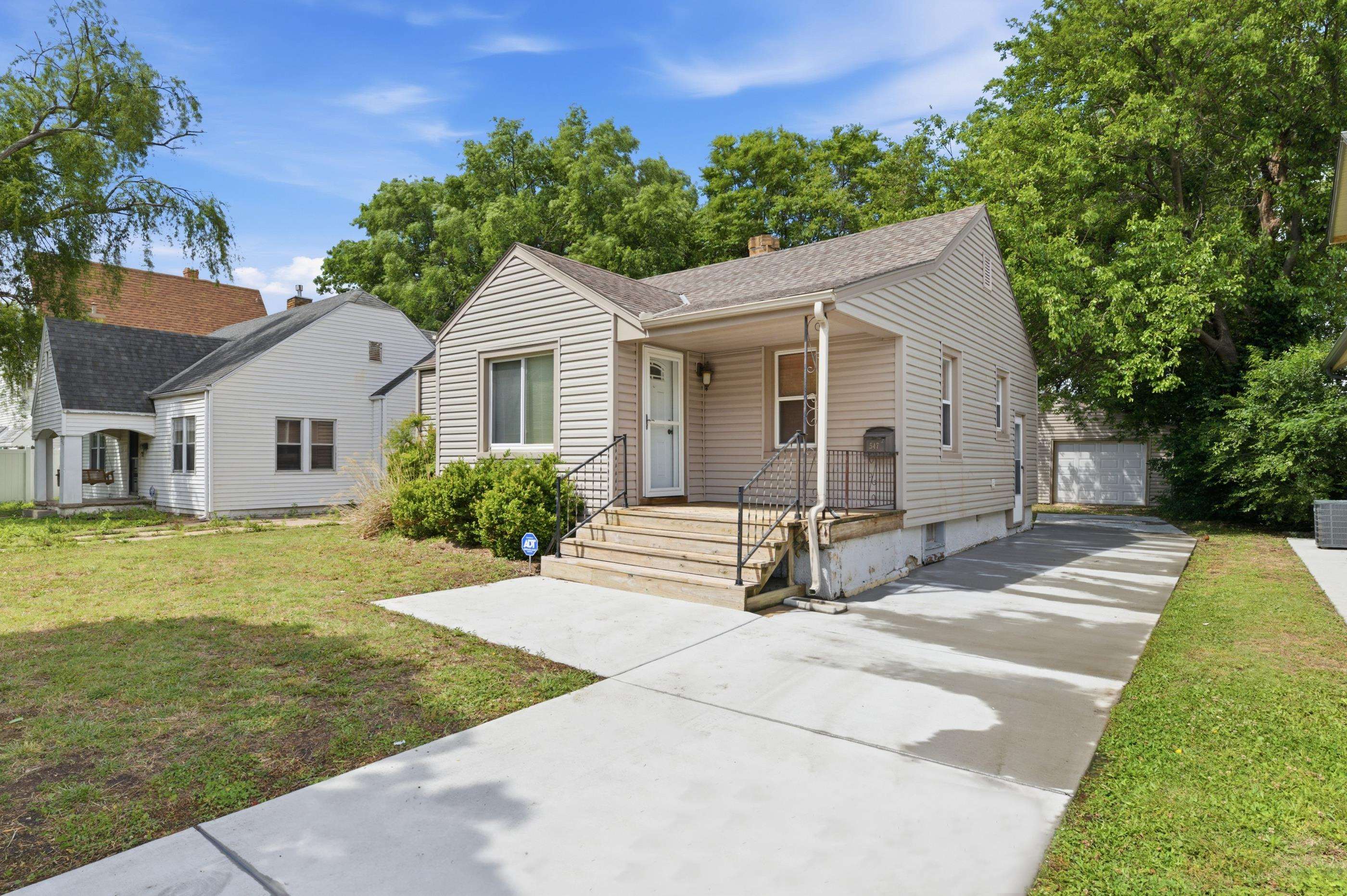 547 S Green Wichita KS 67211