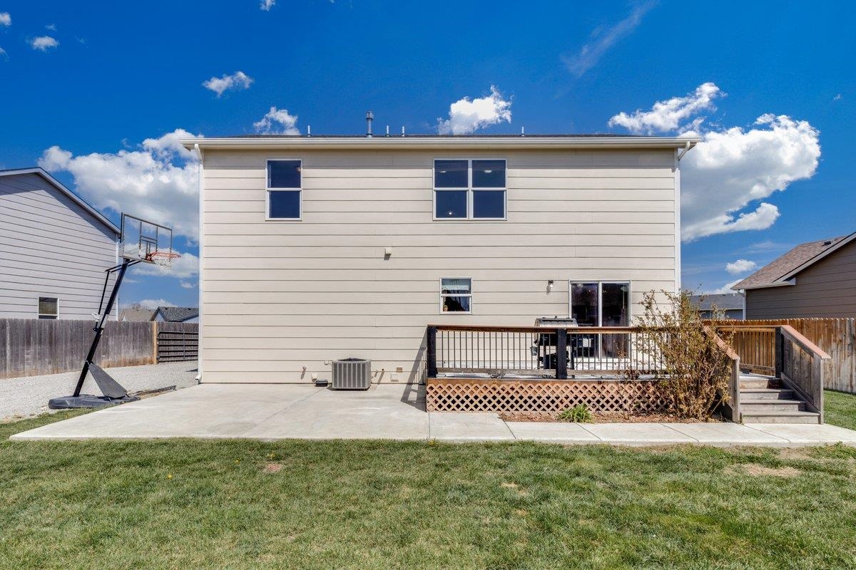 1251 E Village Estates Park City KS 67219