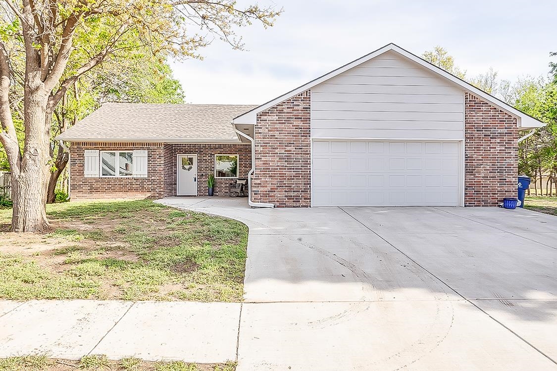 220 E Main Street Mount Hope KS 67108