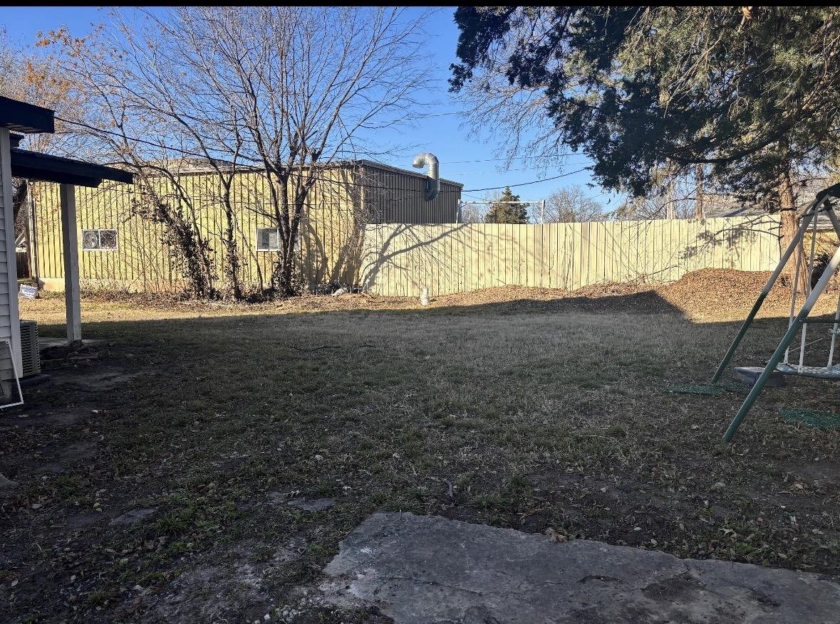 1424 E 1st Avenue Winfield KS 67156