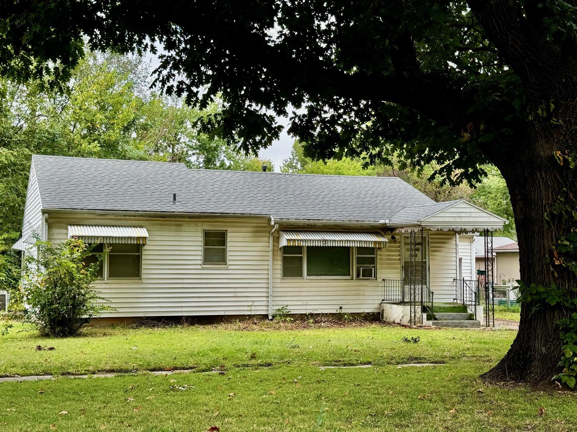 915 N Linden Street Belle Plaine KS 67013