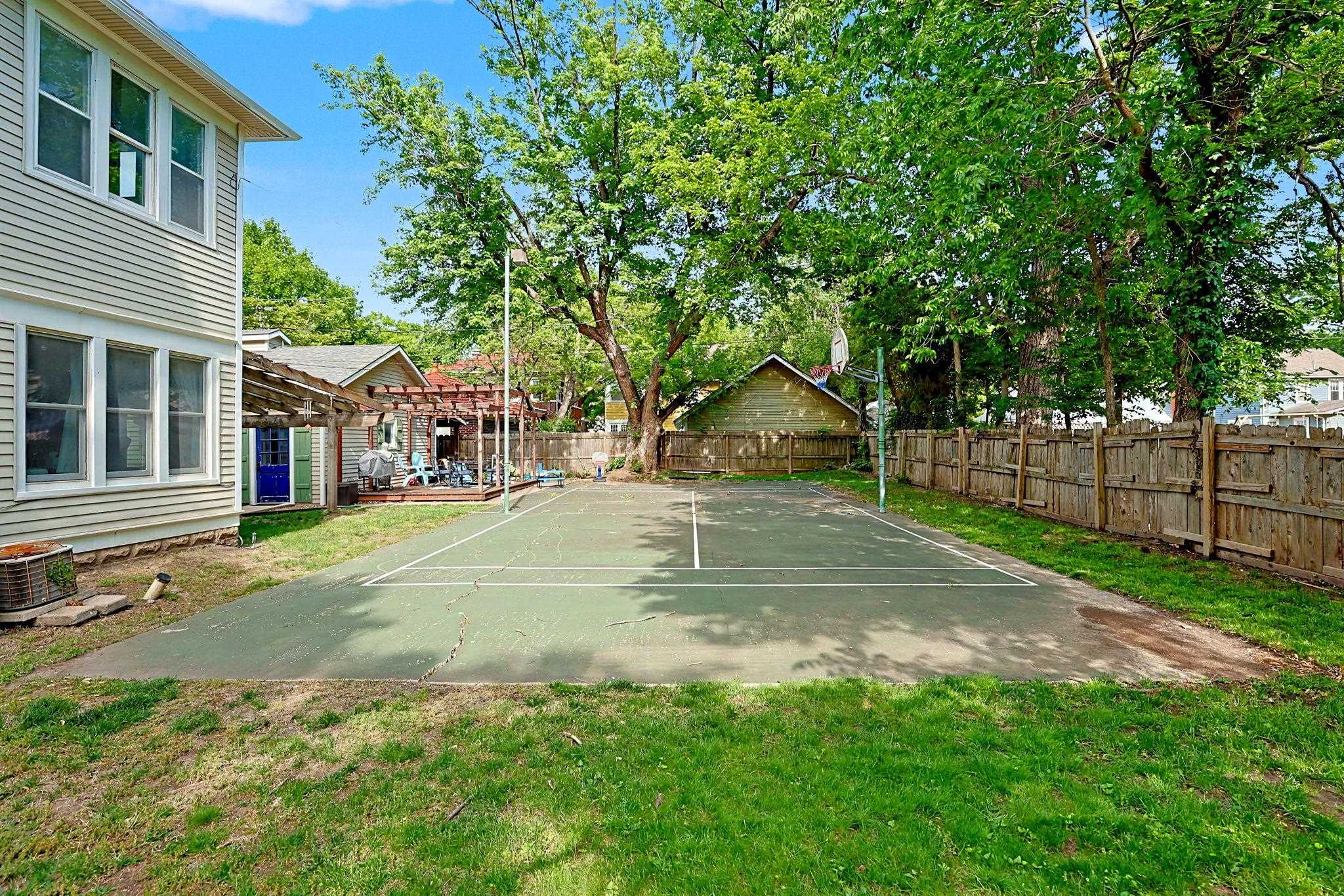 256 N Roosevelt Avenue Wichita KS 67208