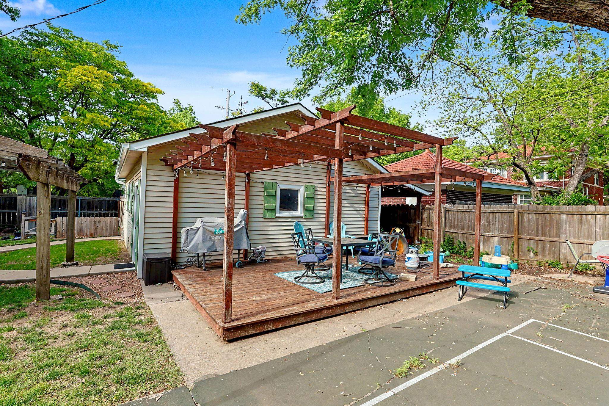 256 N Roosevelt Avenue Wichita KS 67208