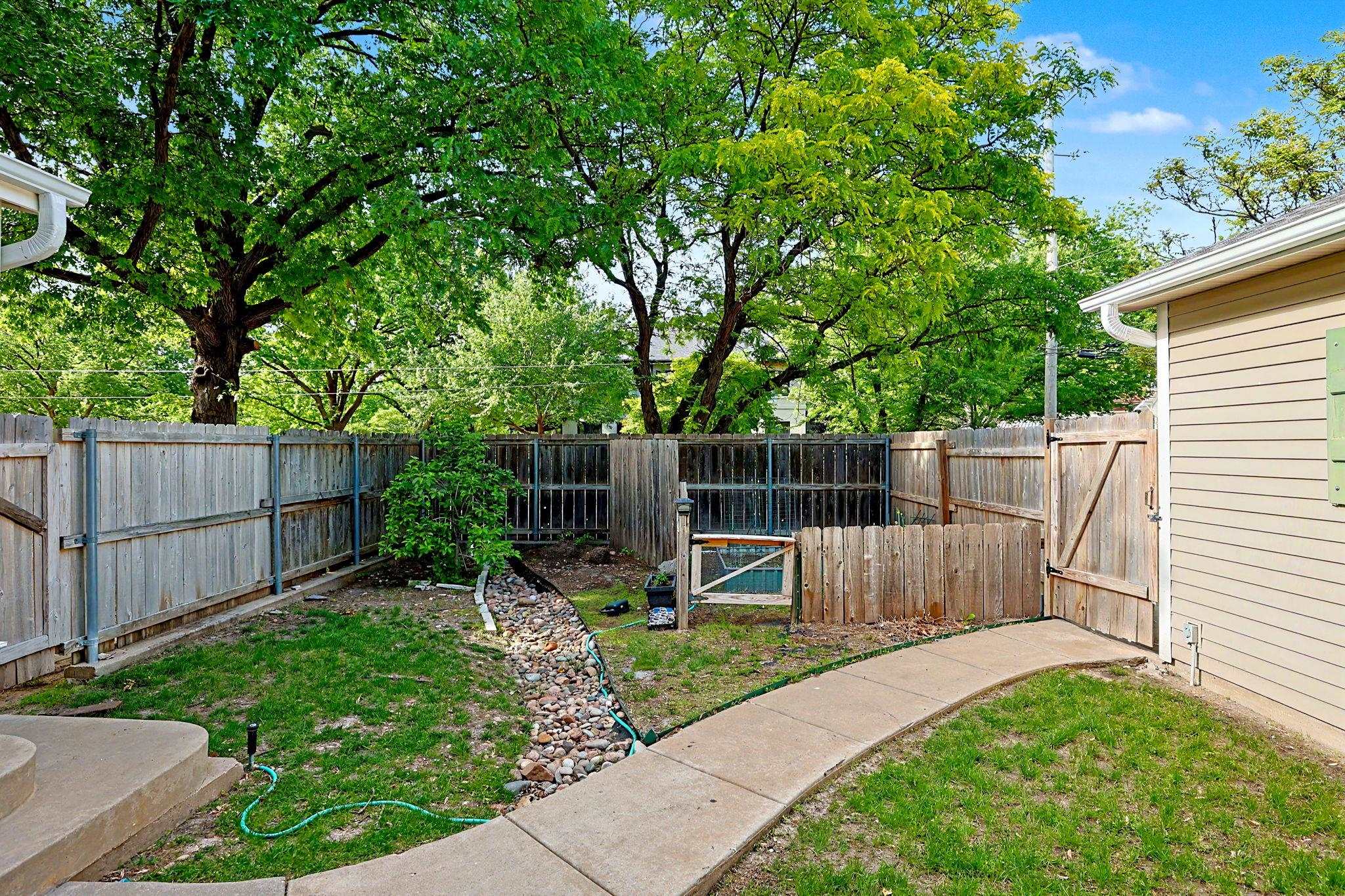 256 N Roosevelt Avenue Wichita KS 67208