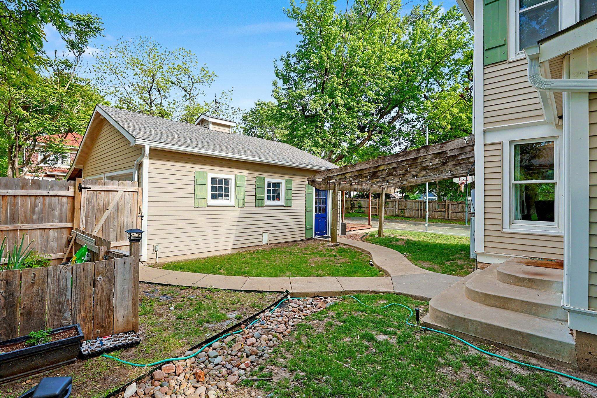 256 N Roosevelt Avenue Wichita KS 67208