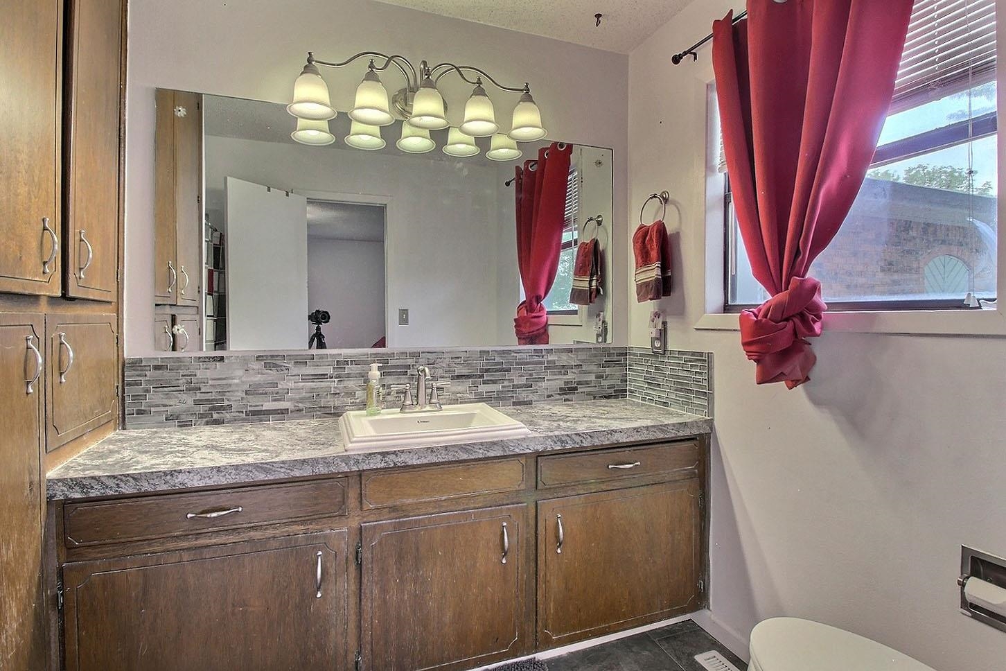 411 S Washington Street Belle Plaine KS 67013