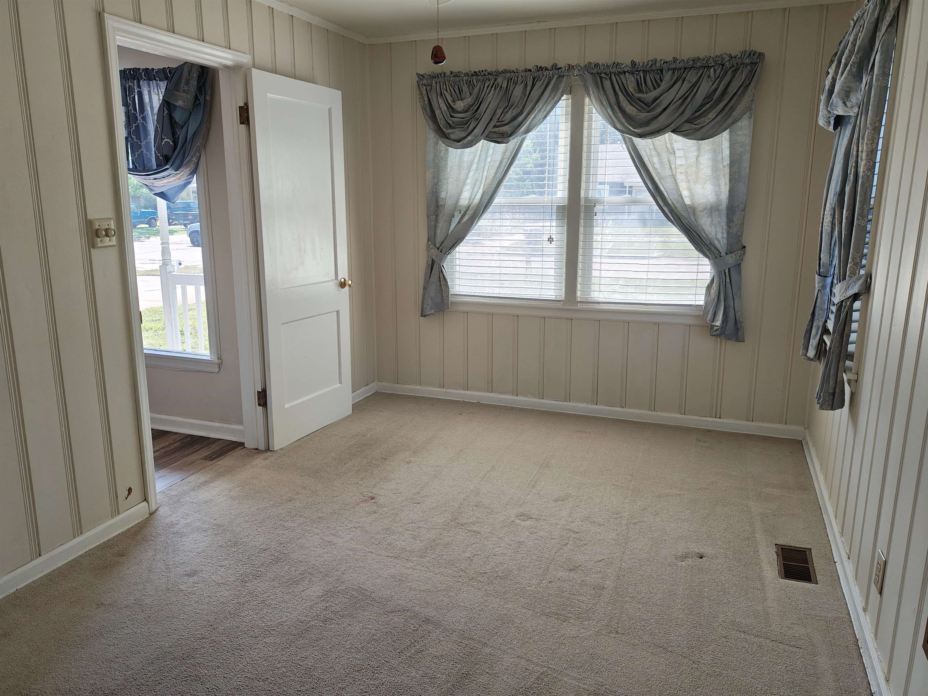 1828 S Millwood Street Wichita KS 67213