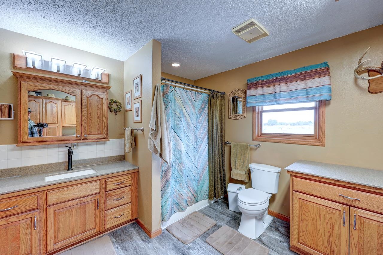 18071 65th Road Winfield KS 67156