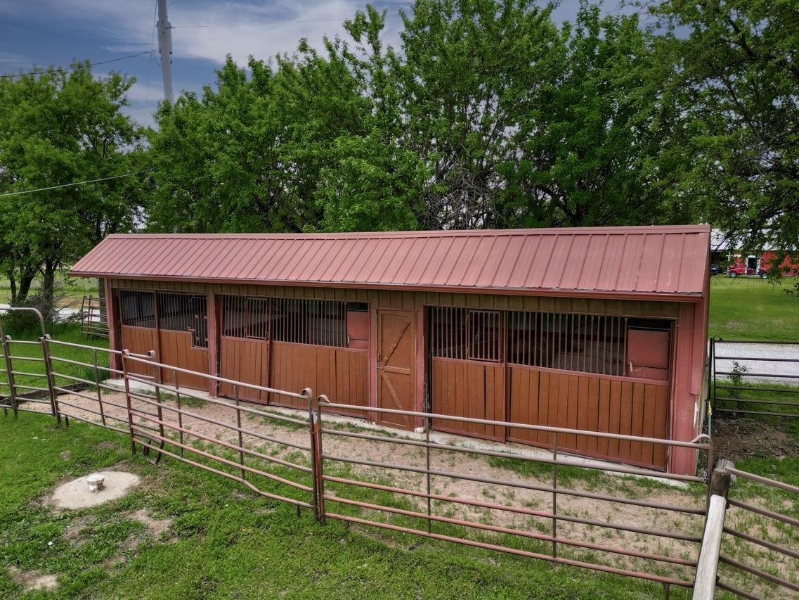 18071 65th Road Winfield KS 67156