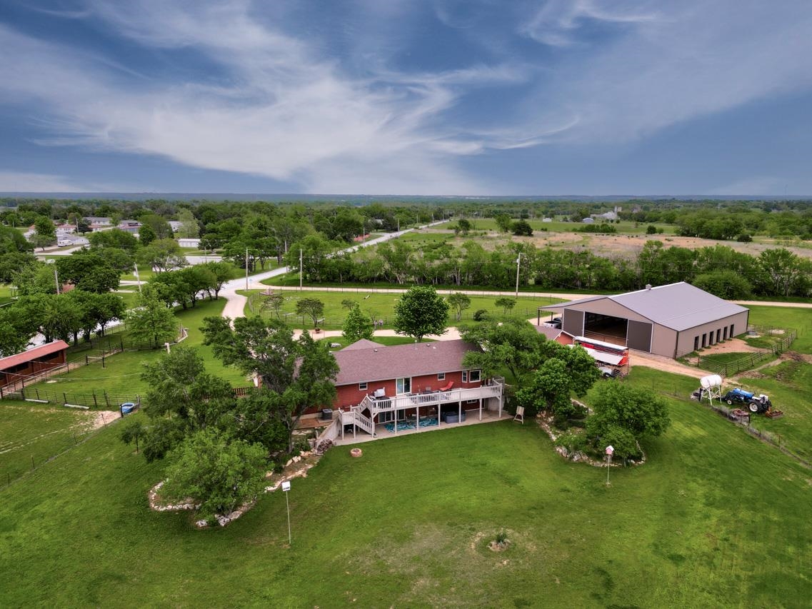 18071 65th Road Winfield KS 67156