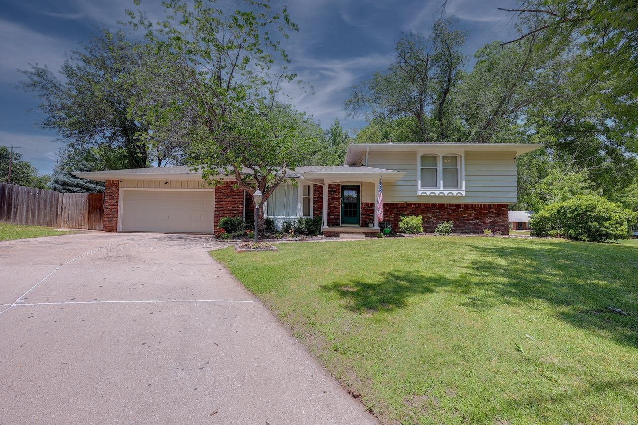 621 N Willow Drive Derby KS 67037
