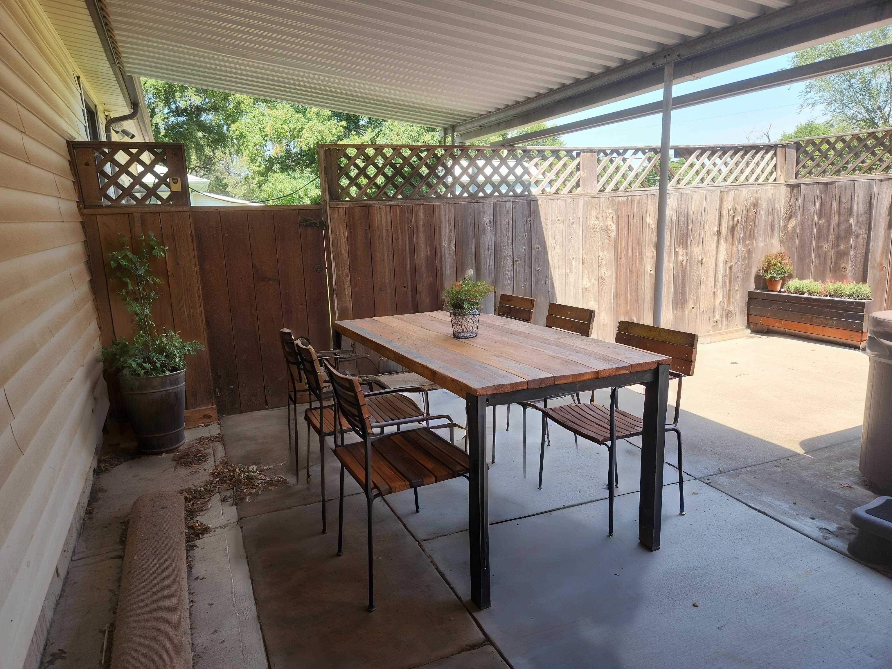 6124 S Laura Wichita KS 67216