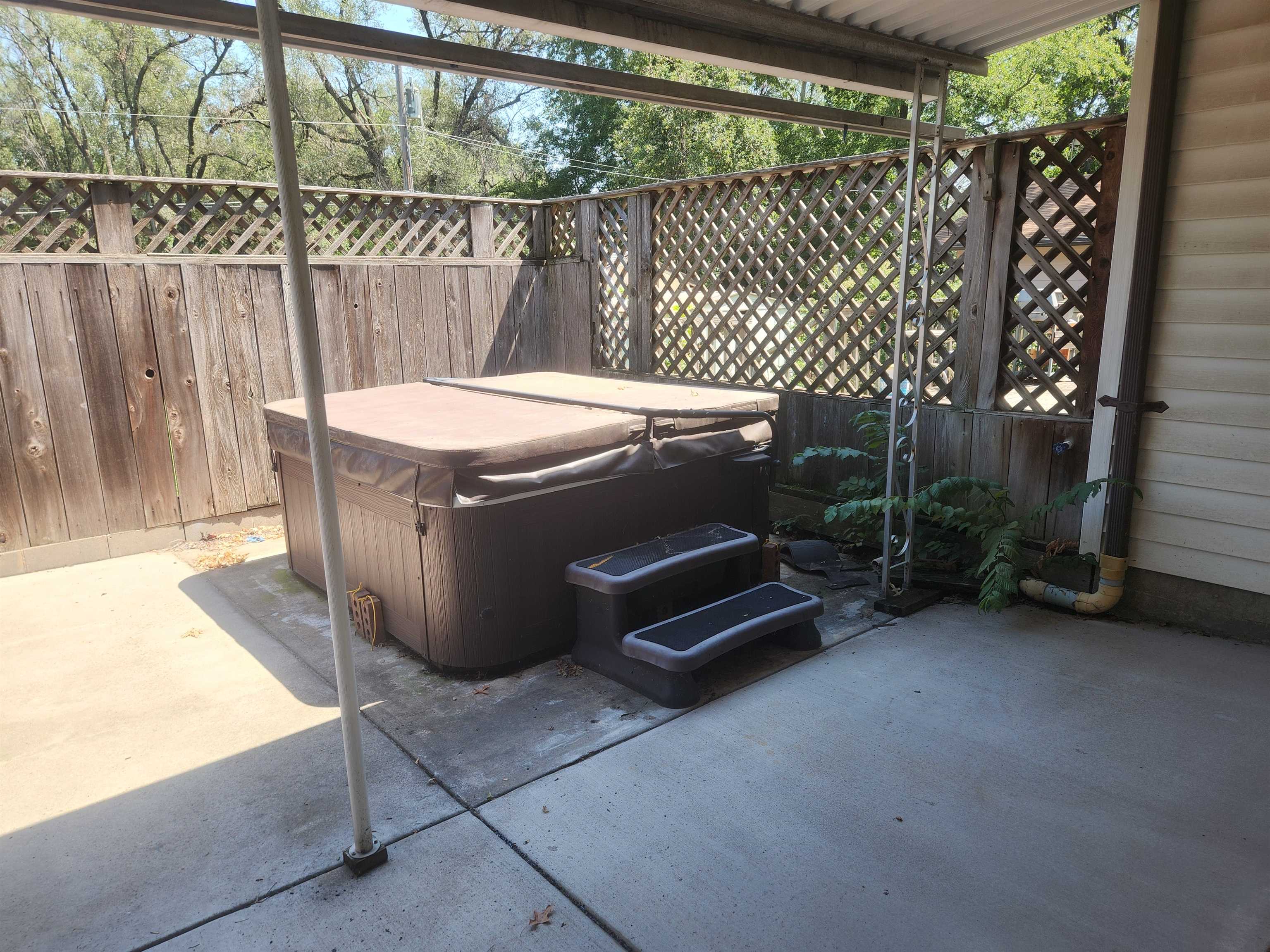 6124 S Laura Wichita KS 67216