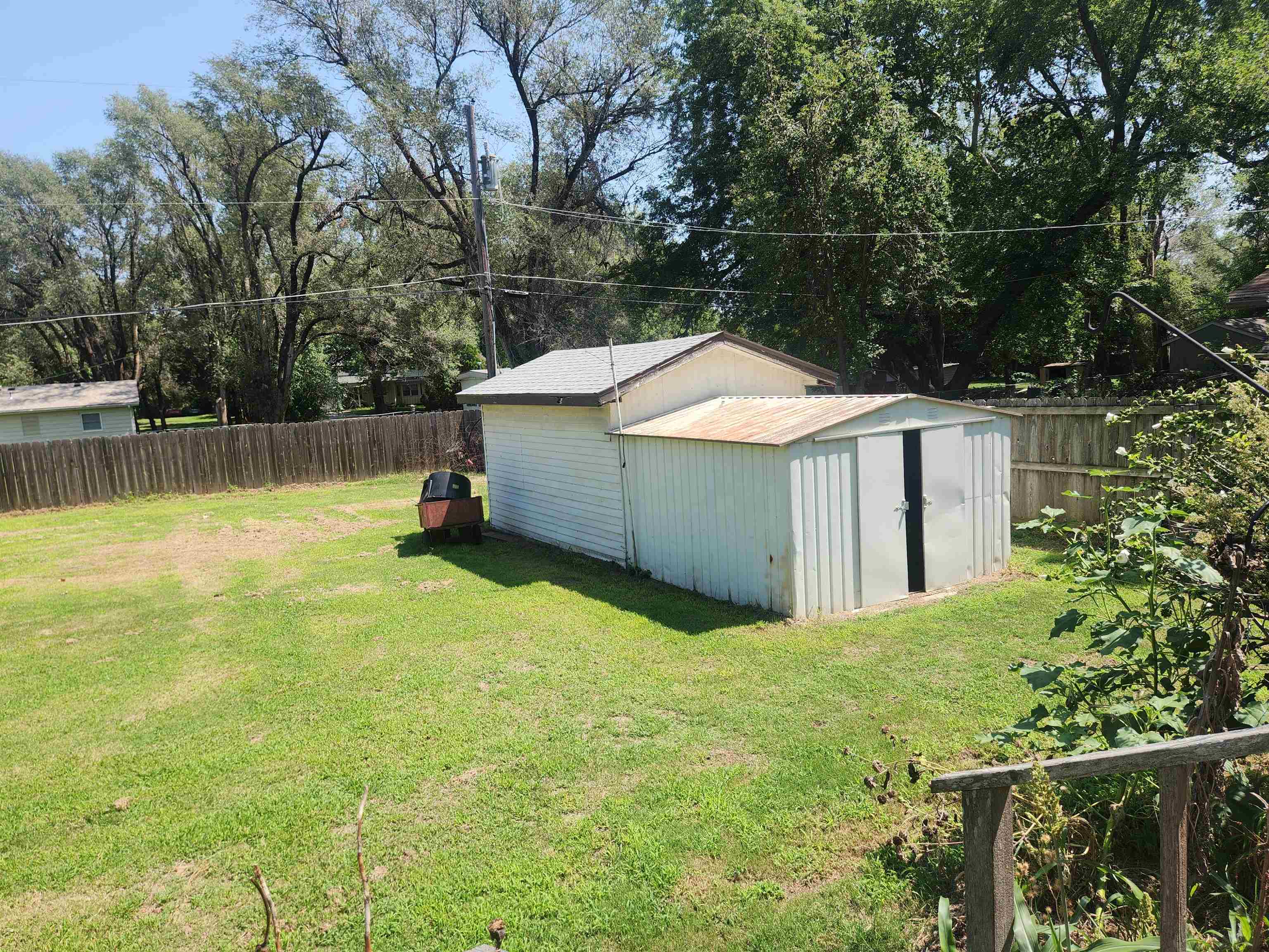 6124 S Laura Wichita KS 67216