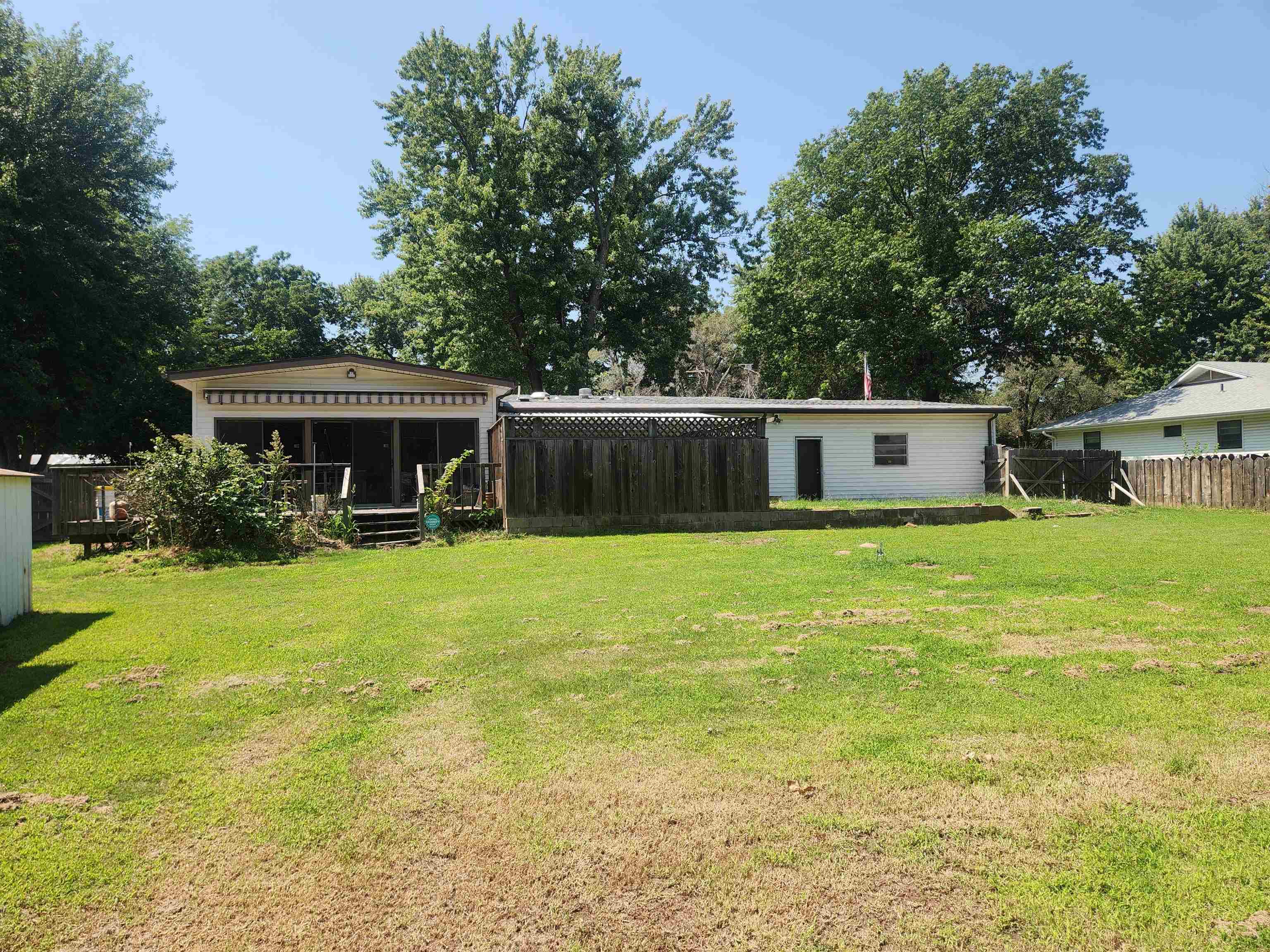 6124 S Laura Wichita KS 67216