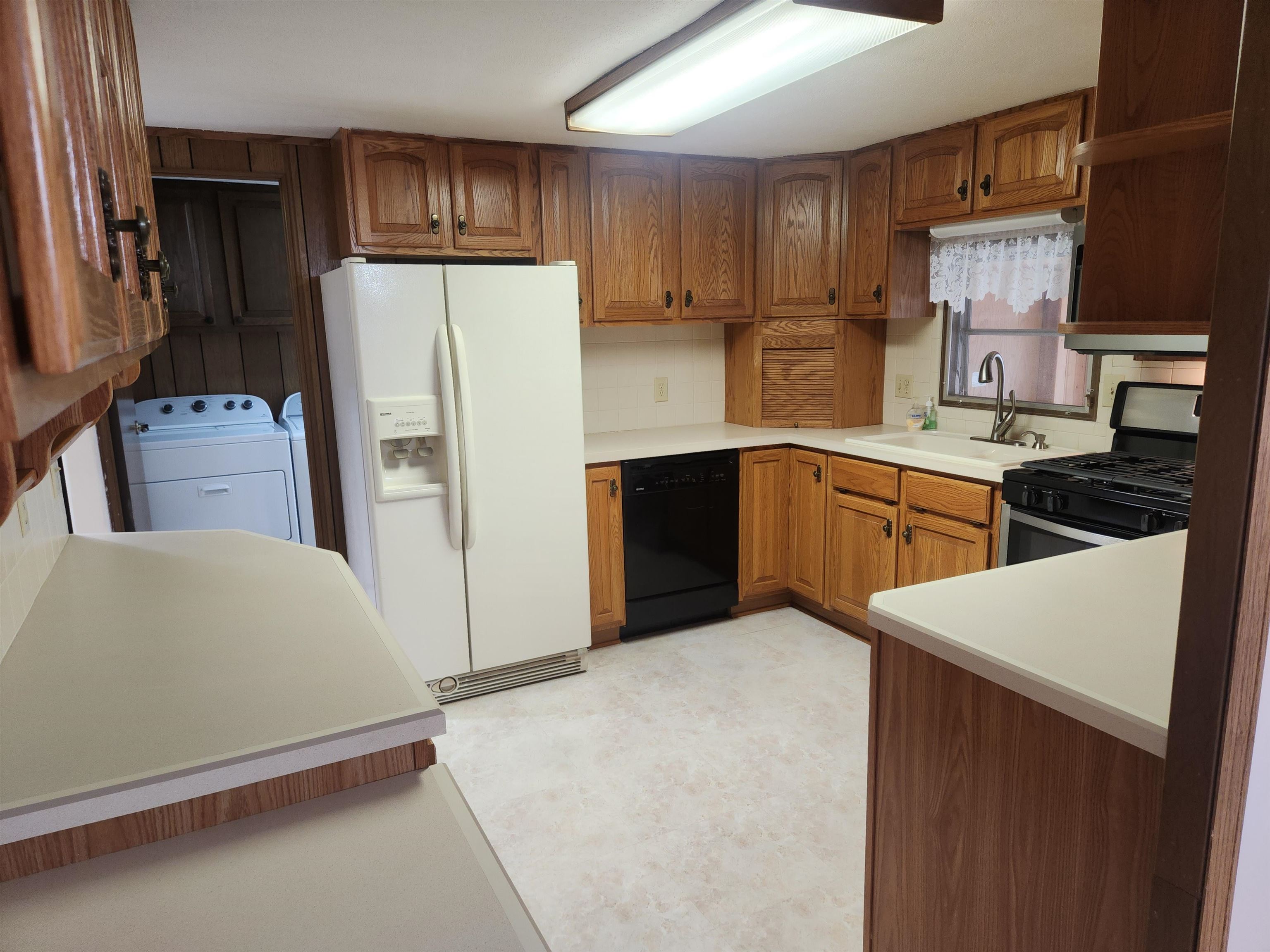 6124 S Laura Wichita KS 67216