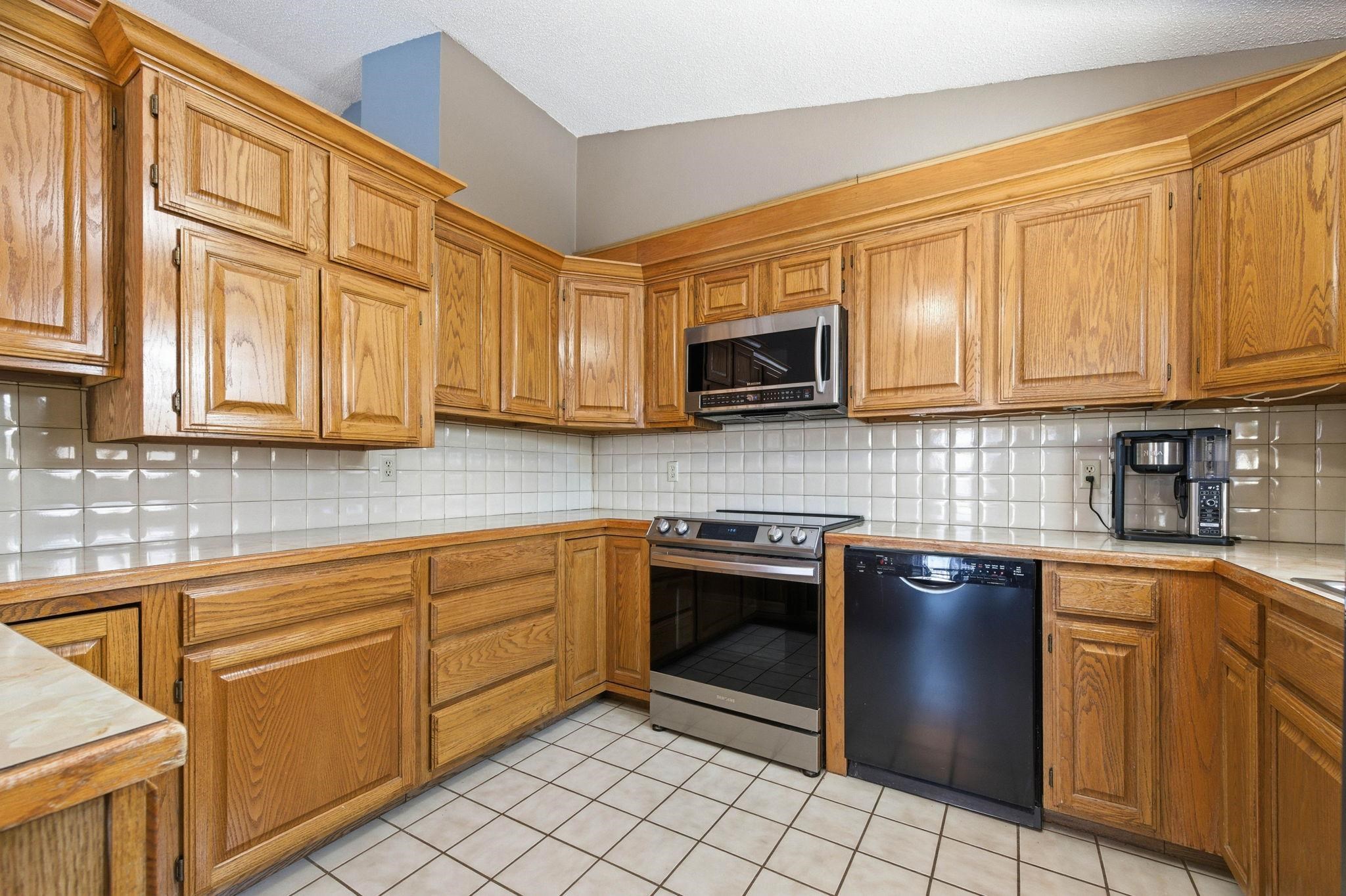 10407 E Countryside Circle Wichita KS 67207