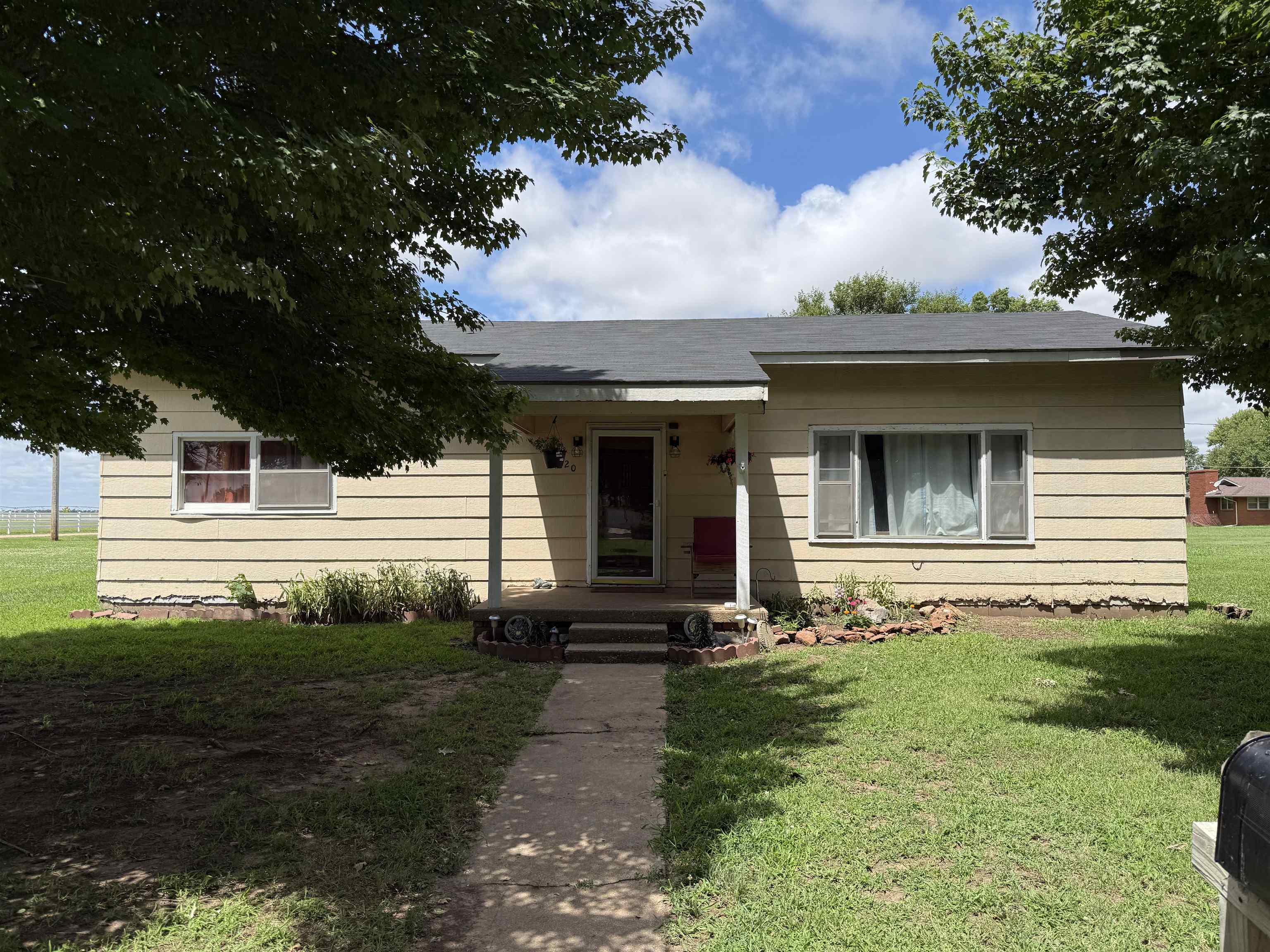 2120 Pine Street Harper KS 67058