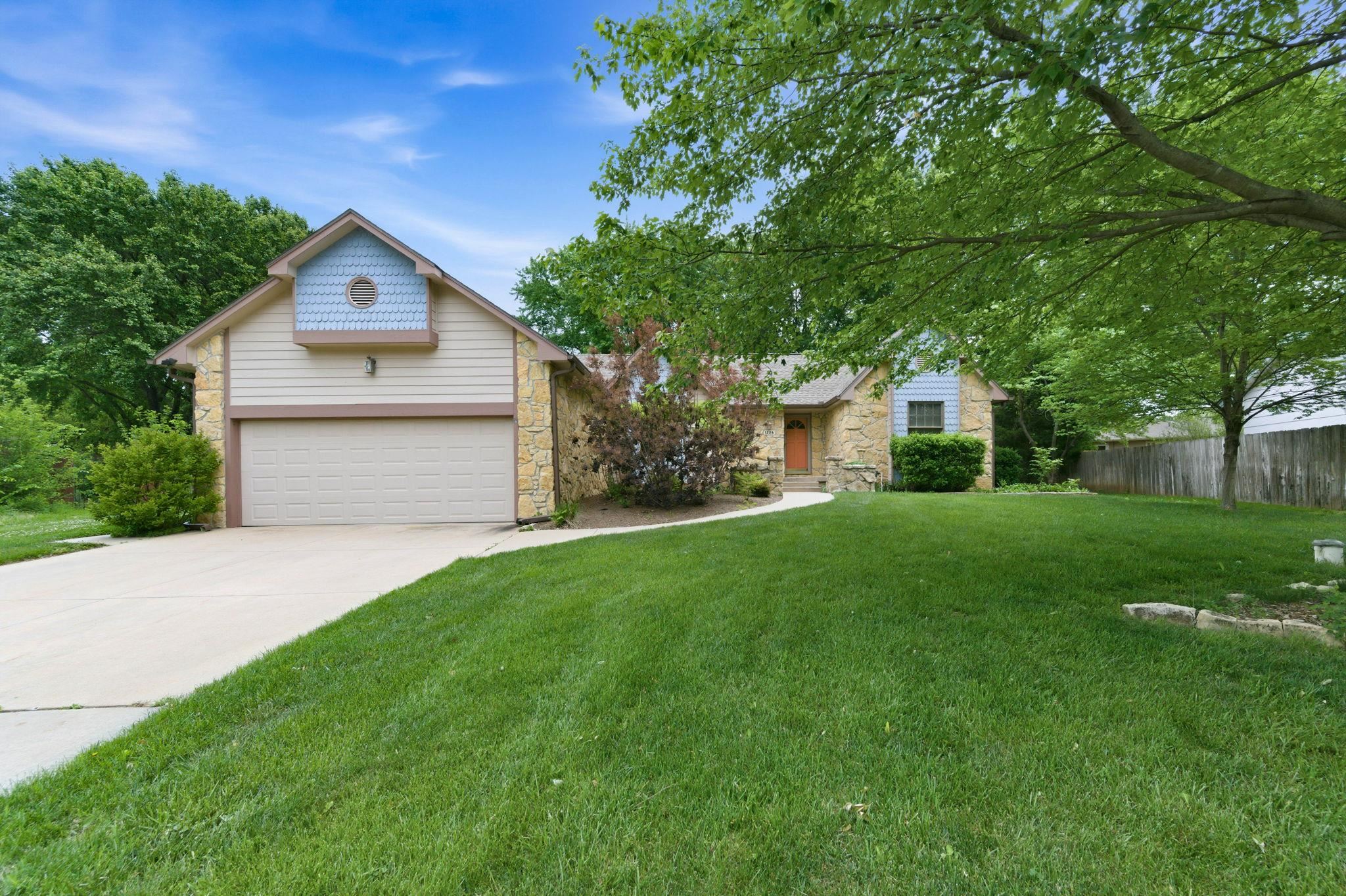 1226 N Briarwood Court Derby KS 67037