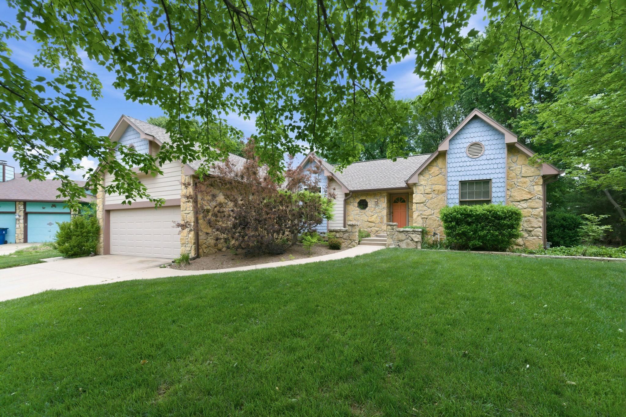 1226 N Briarwood Court Derby KS 67037