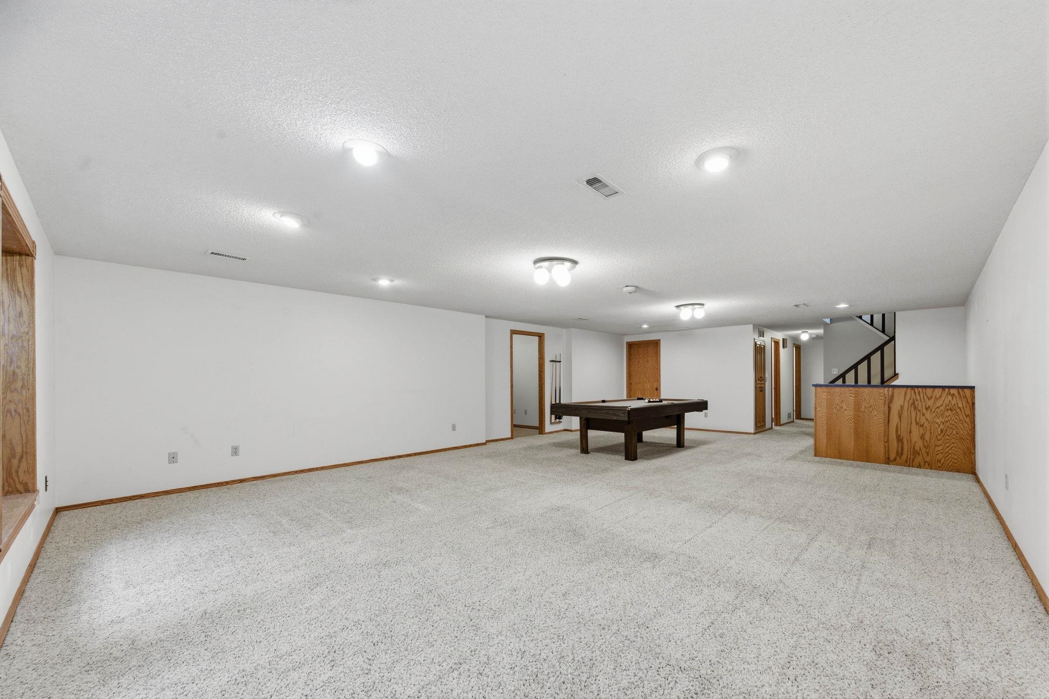 1226 N Briarwood Court Derby KS 67037