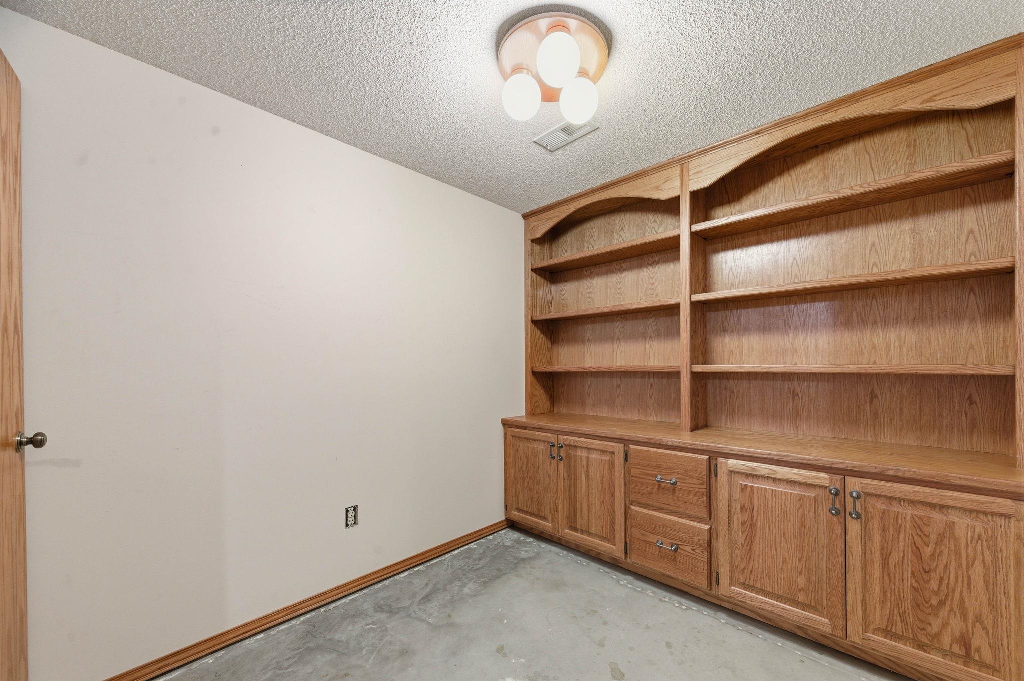 1226 N Briarwood Court Derby KS 67037
