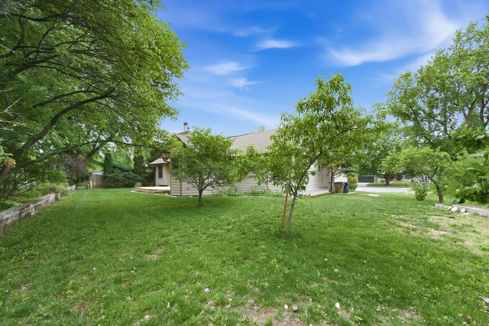1226 N Briarwood Court Derby KS 67037