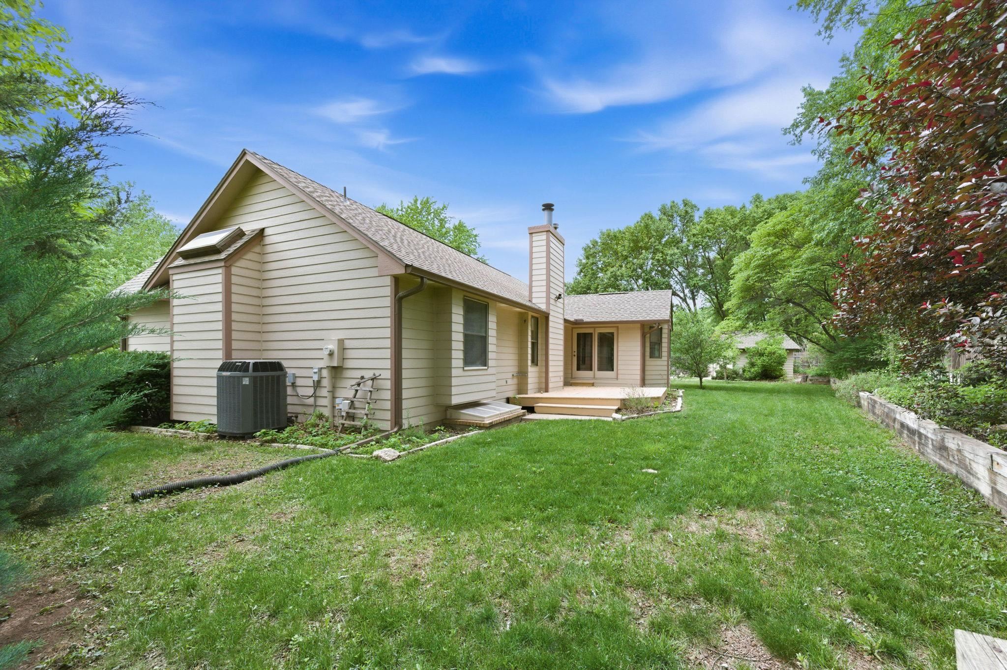 1226 N Briarwood Court Derby KS 67037