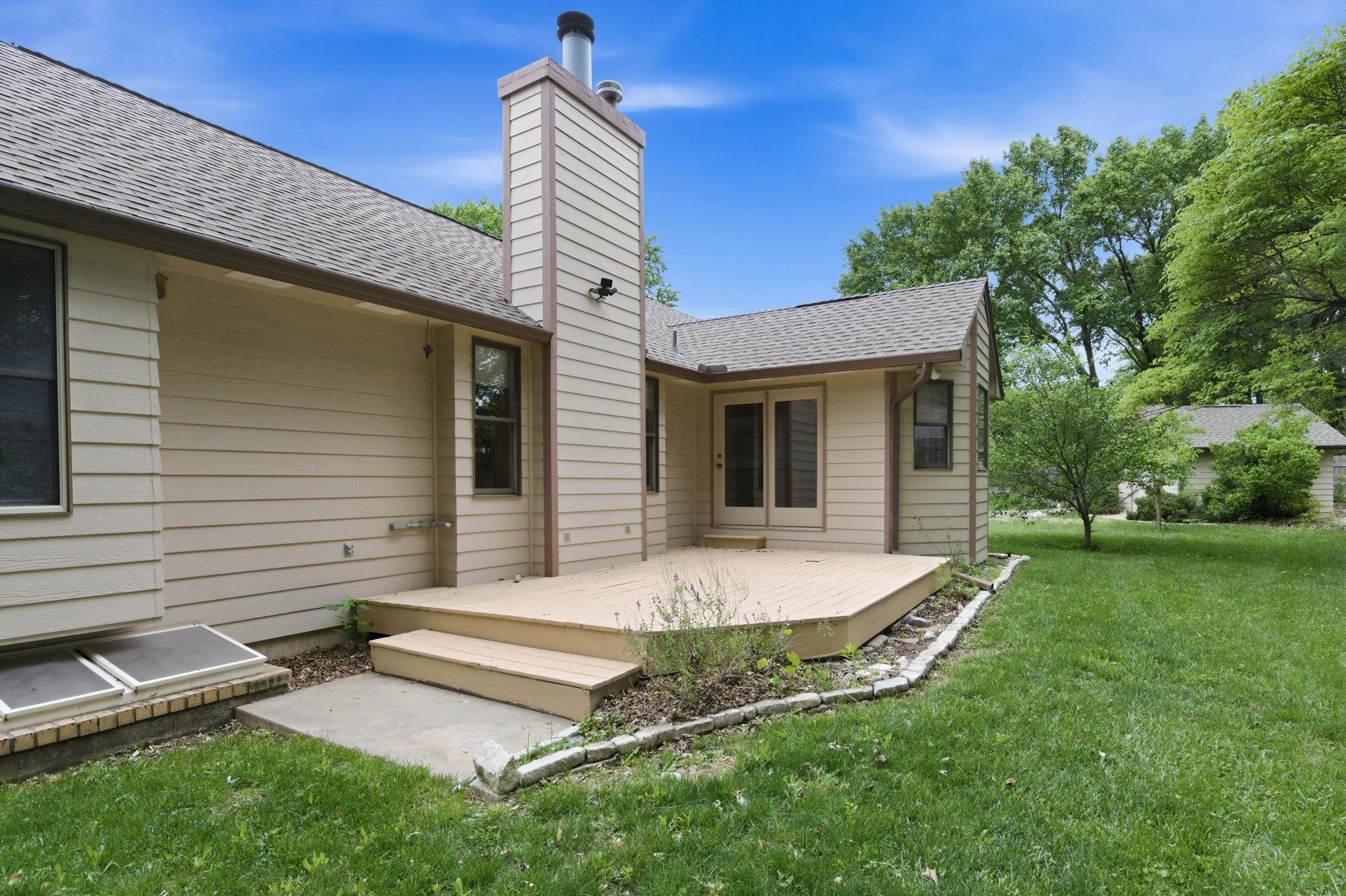 1226 N Briarwood Court Derby KS 67037