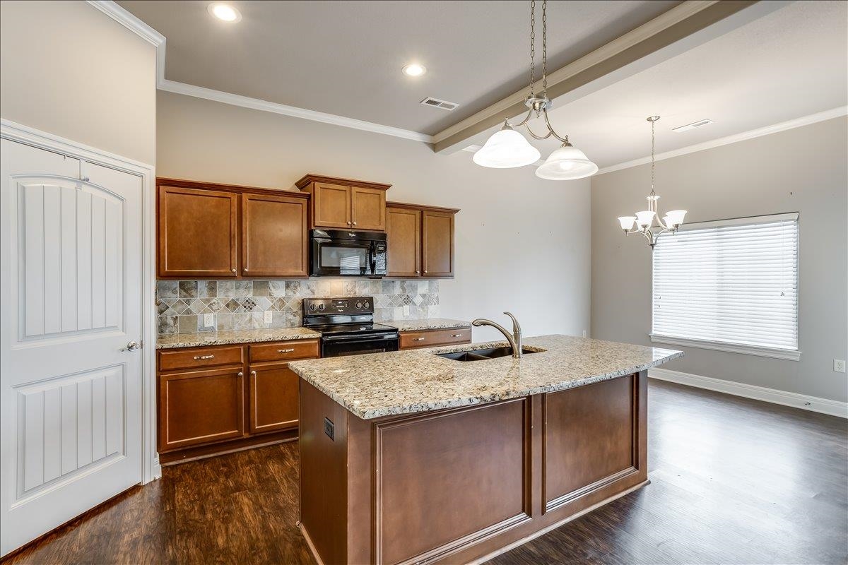 139 N Sheridan Avenue Valley Center KS 67147