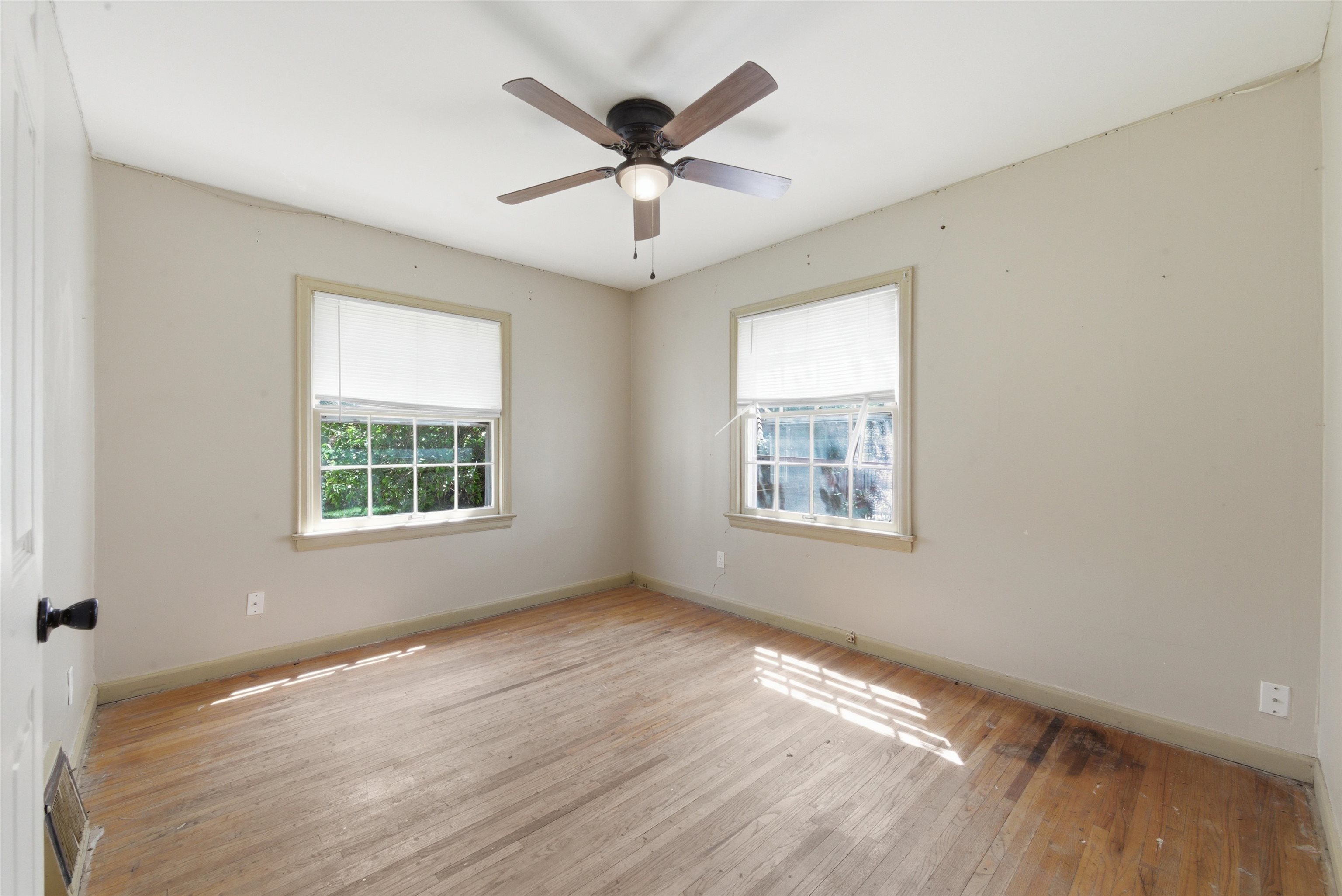 642 S Sylvan Wichita KS 67218