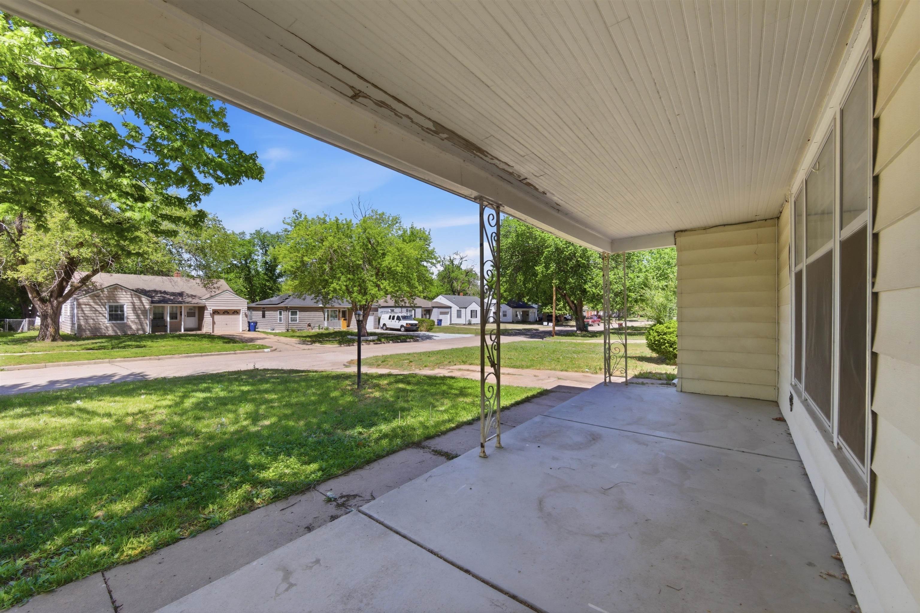 642 S Sylvan Wichita KS 67218