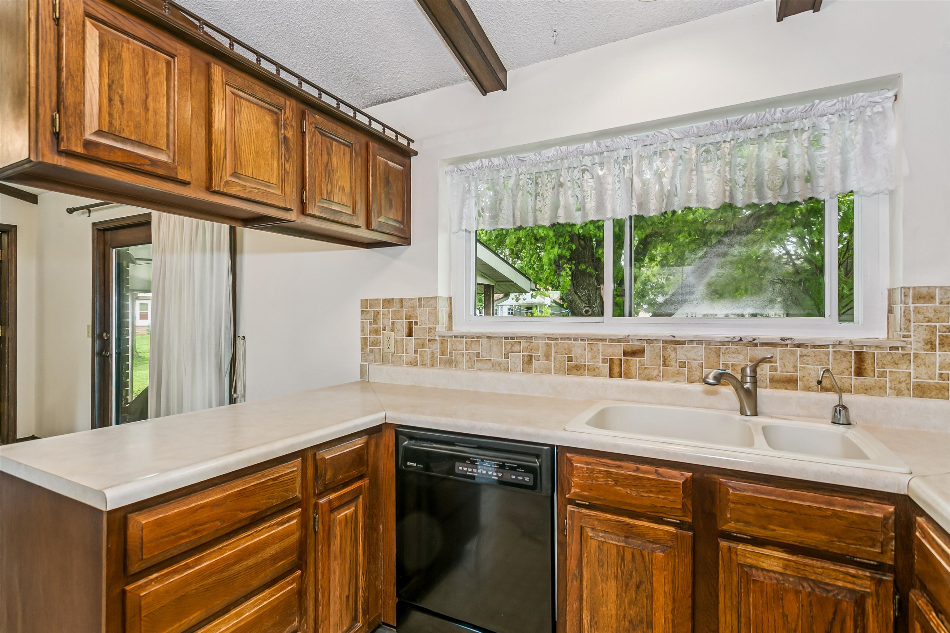 3304 Colonial Court Augusta KS 67010