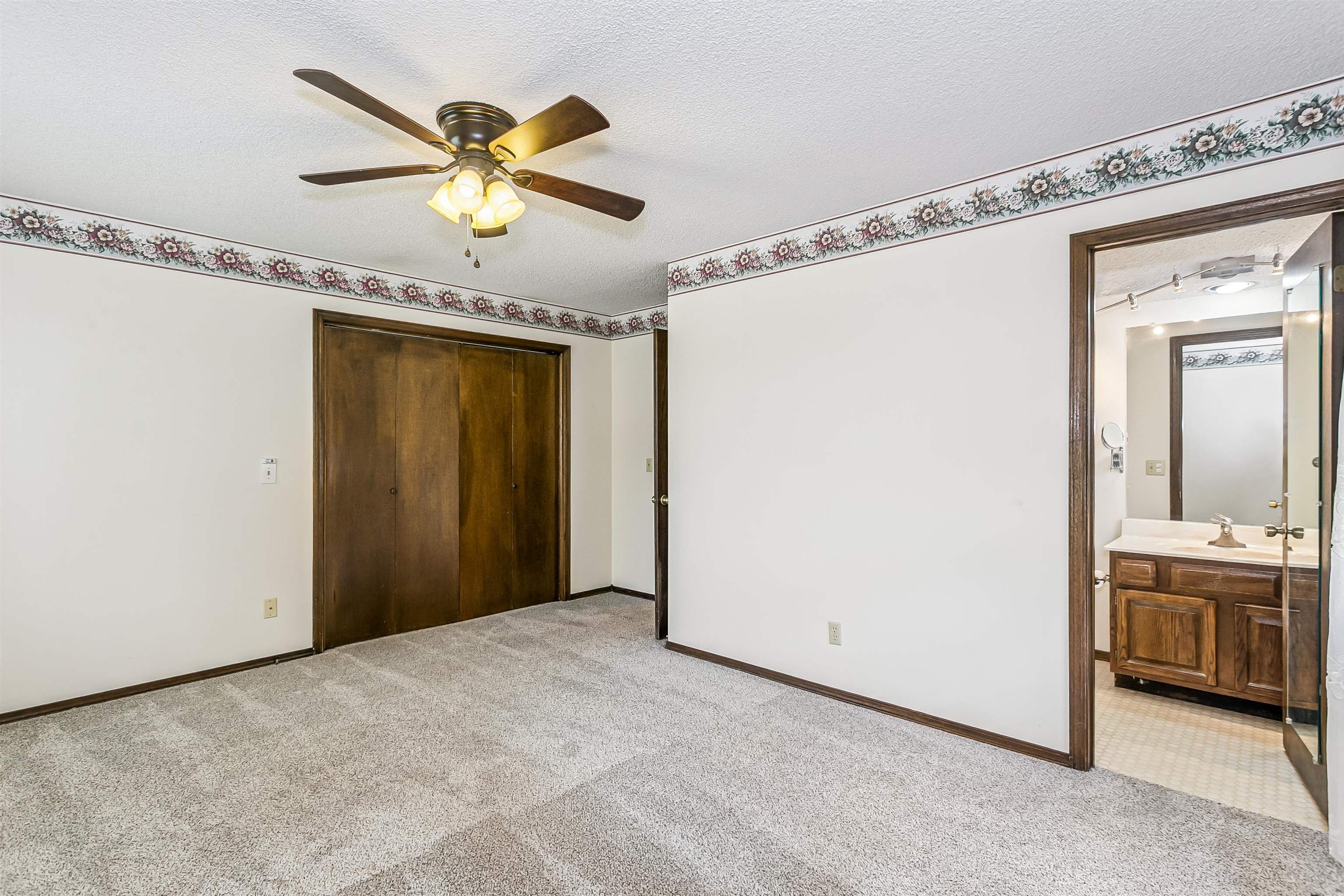 3304 Colonial Court Augusta KS 67010